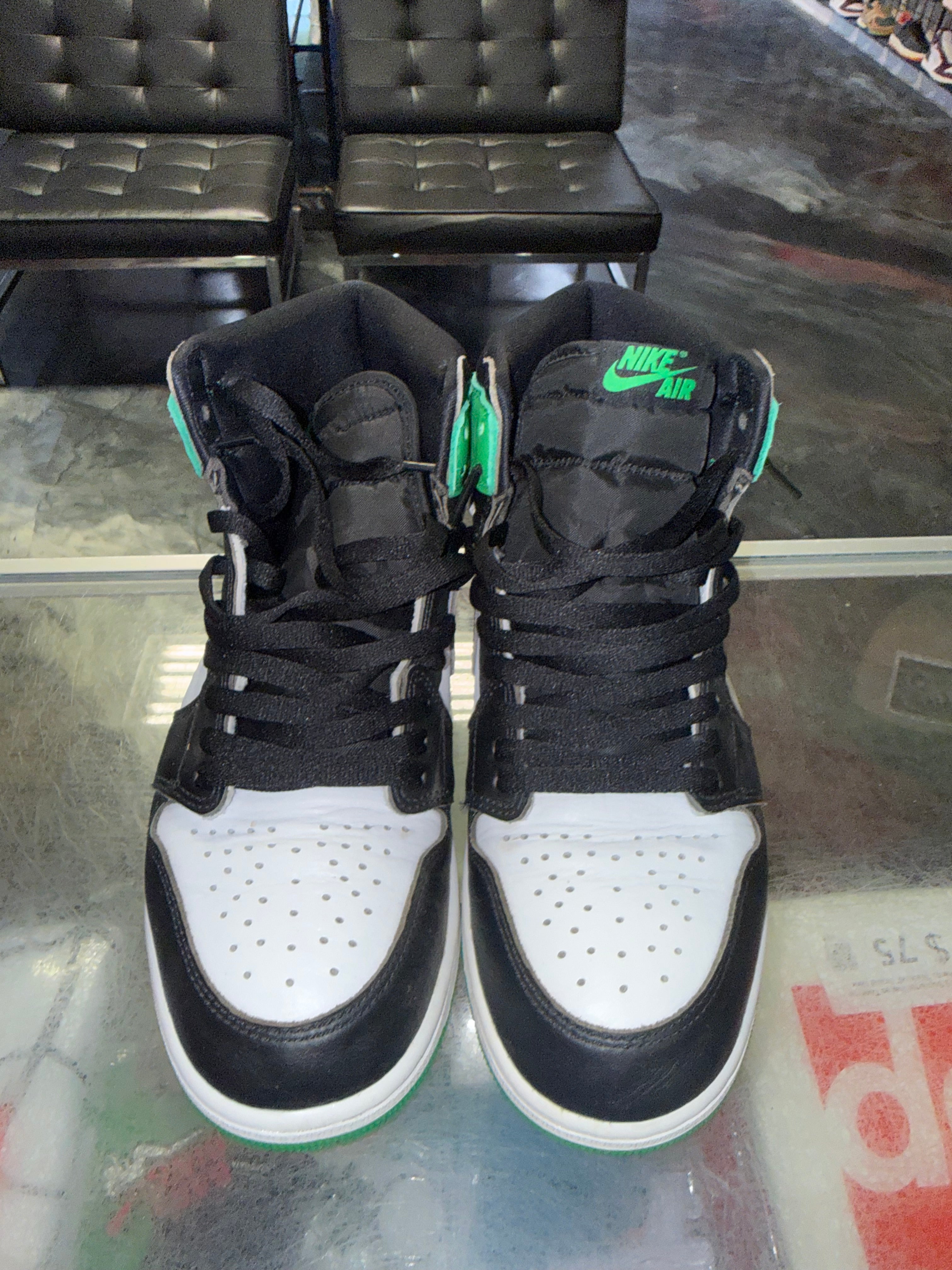 Size 9 Air Jordan 1 "Lucky Green"
