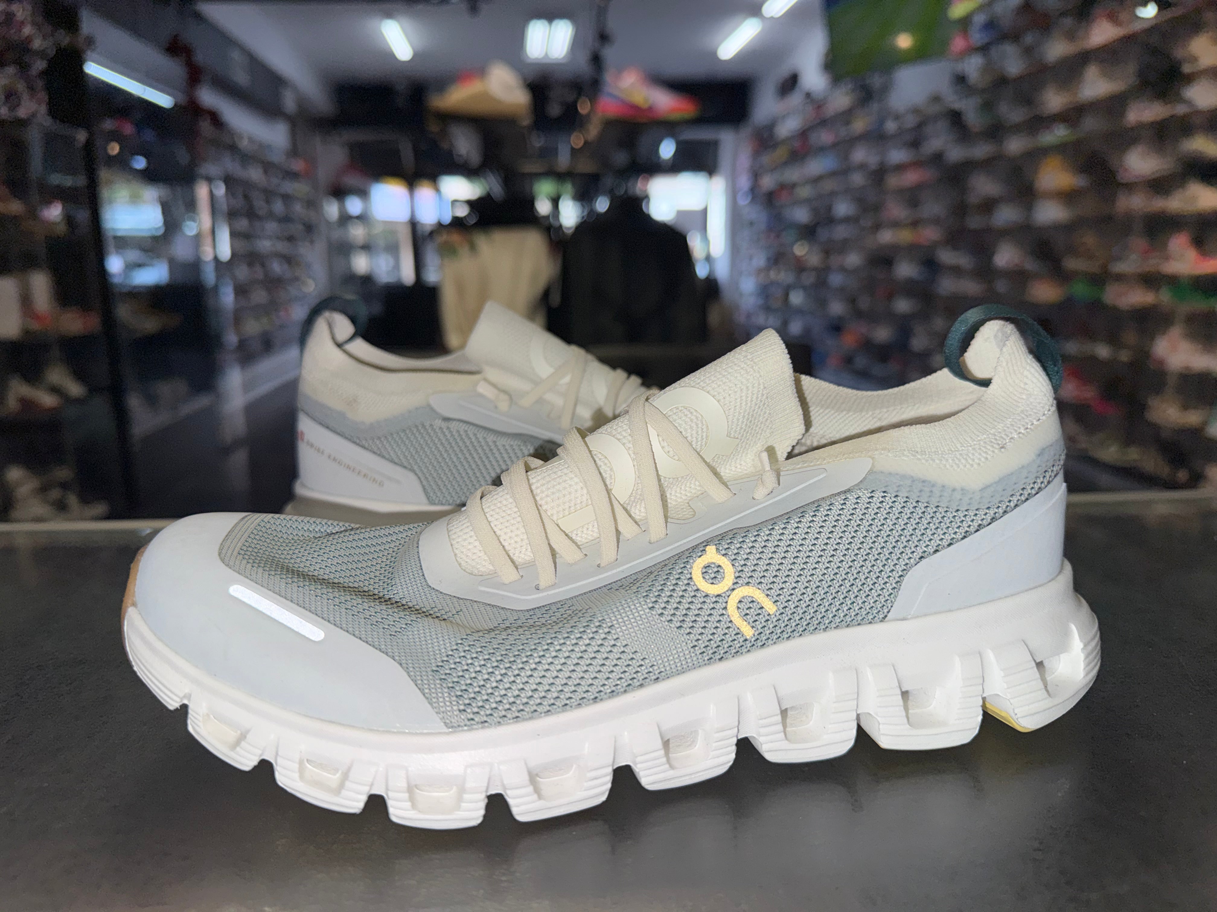 Size 5.5 (7W) On Cloud 6 Versa “Grey”