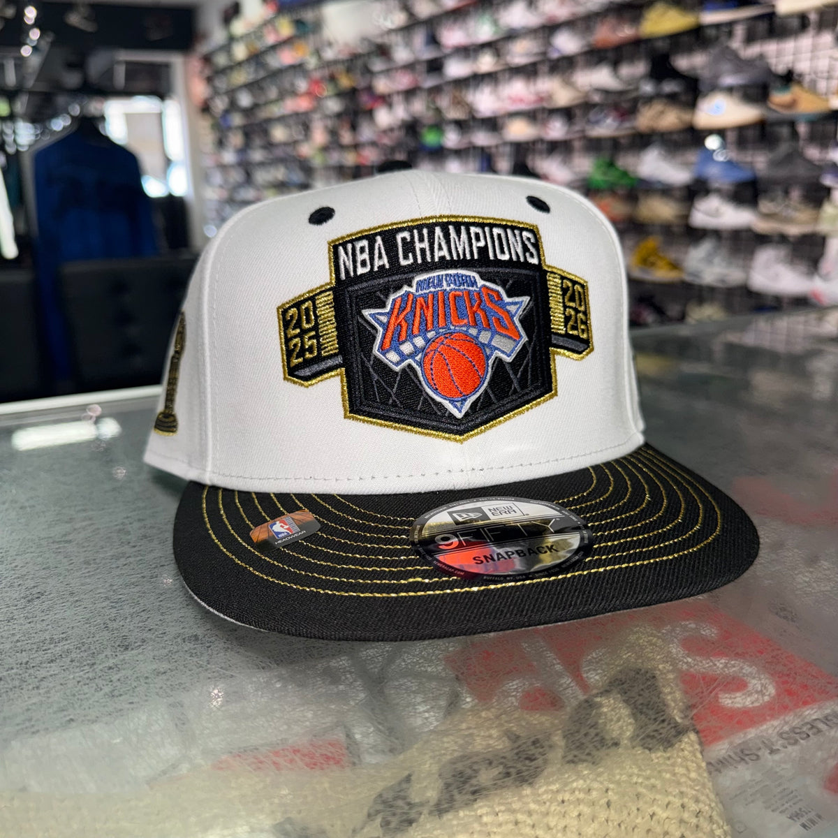 Size OS New Era SnapBack Hat Knicks Championship “Gold” Brand New