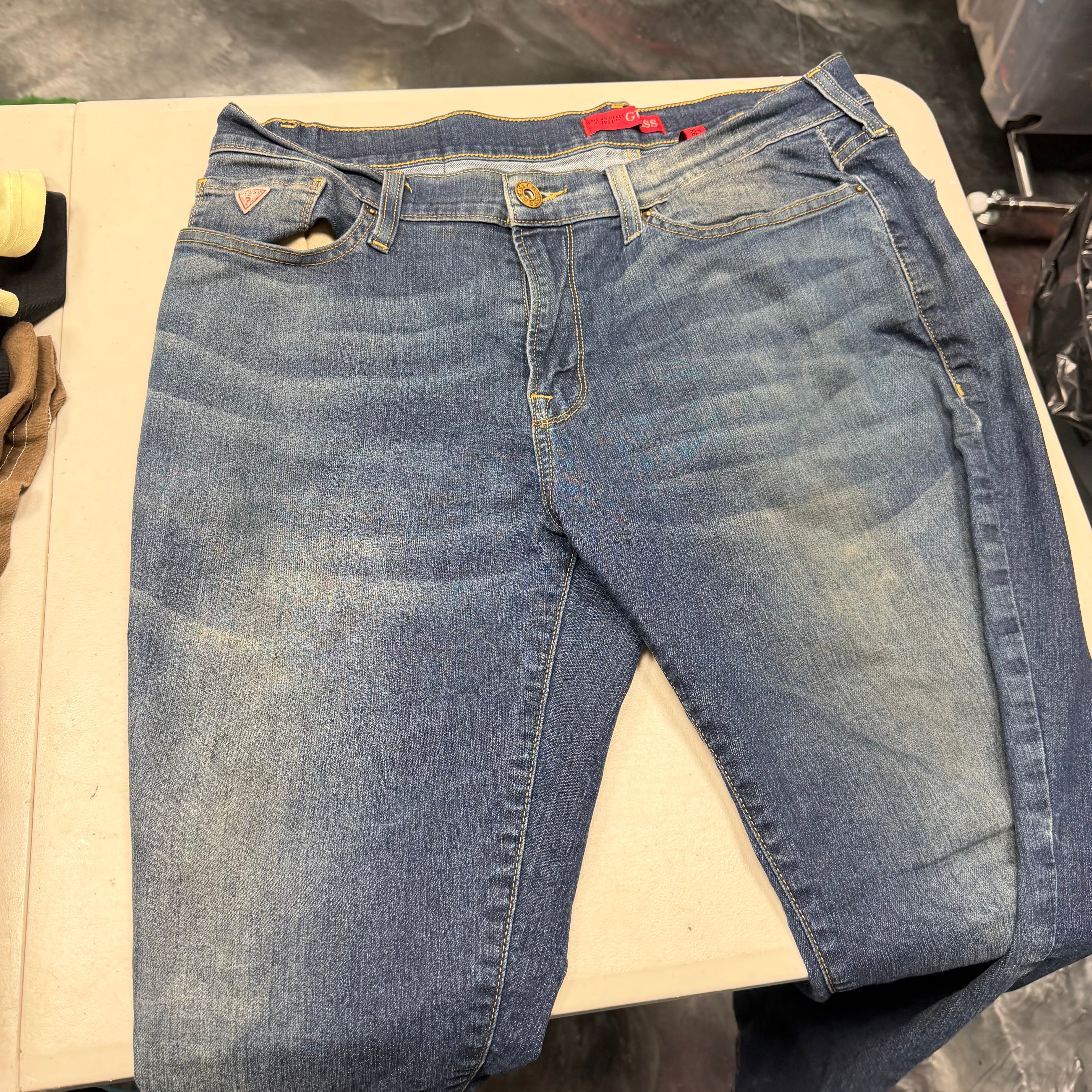 Size 36x32 GUESS Jeans