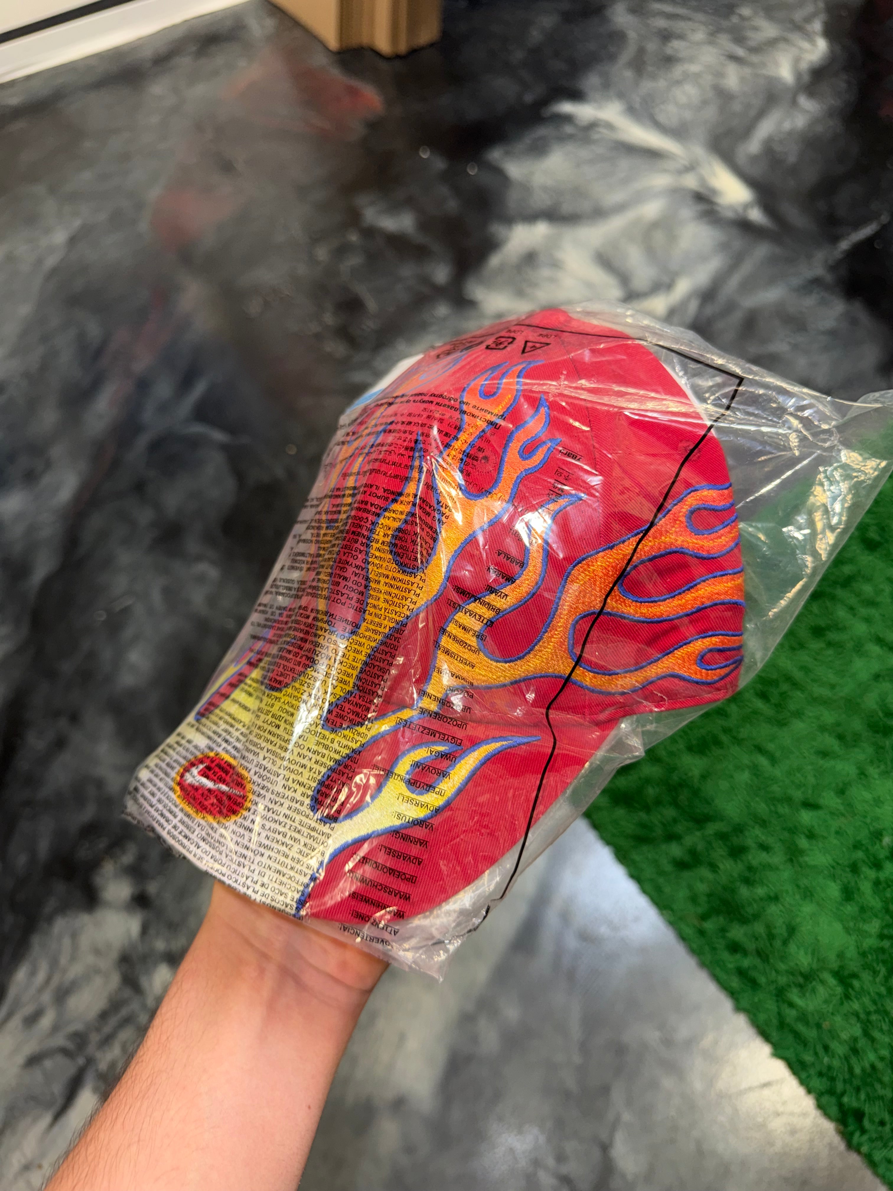 Size M/L Nike Structured OG Flame Hat “Red” Brand New