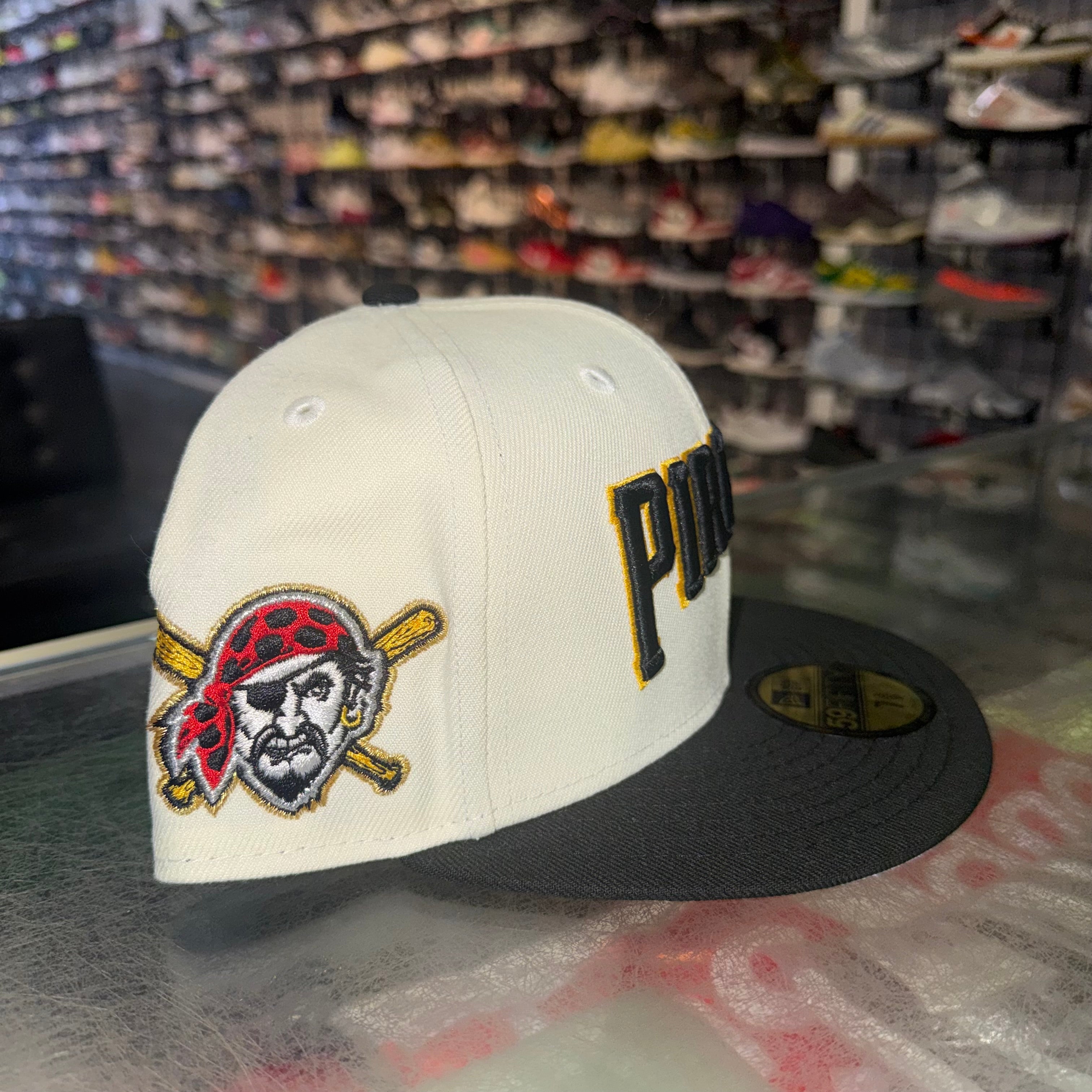 Size 7 3/8 New Era Fitted Hat “Pirates White/Black” Brand New