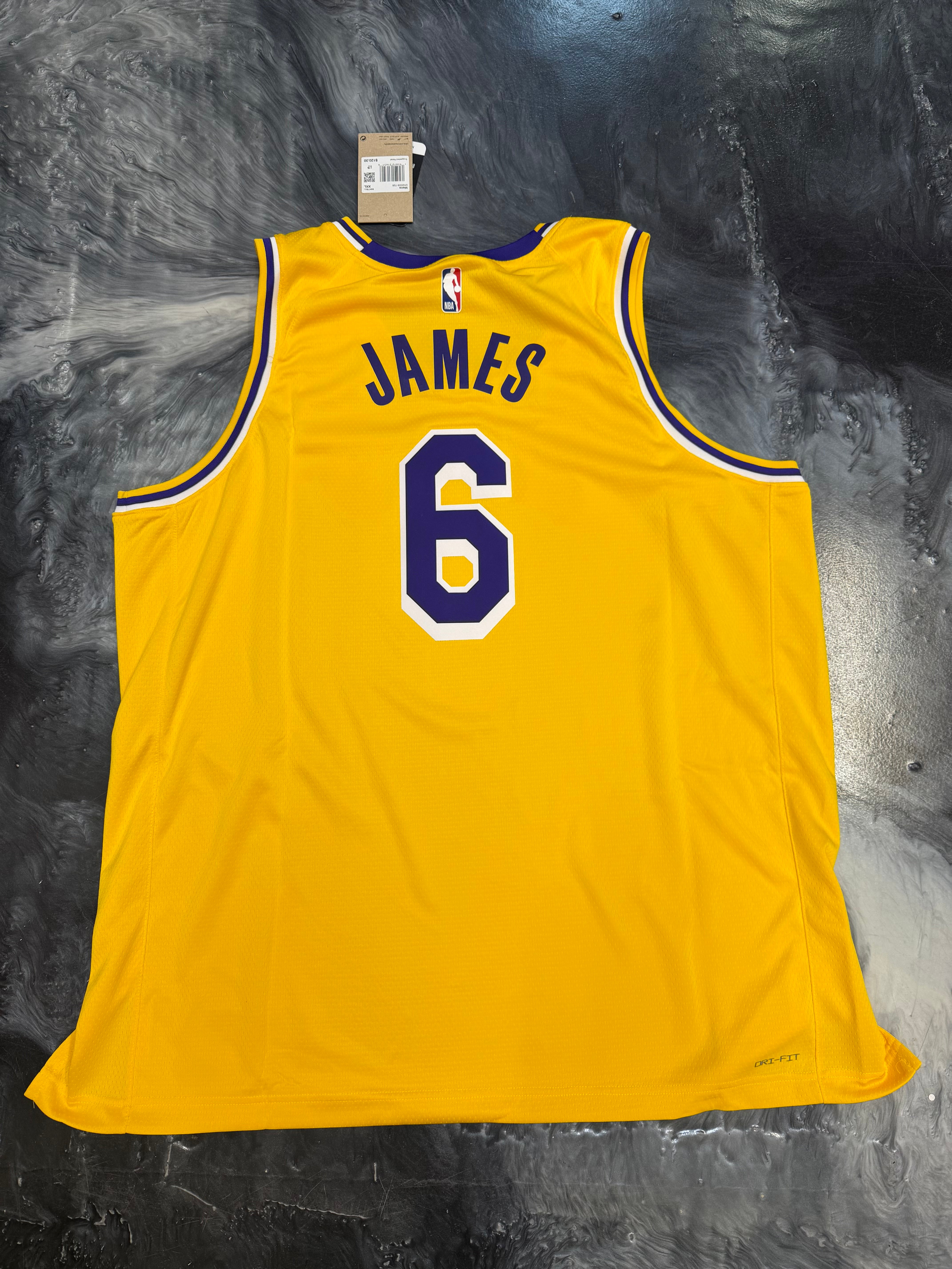 Size XXL Nike Los Angeles Lakers Jersey “LeBron James” Brand New