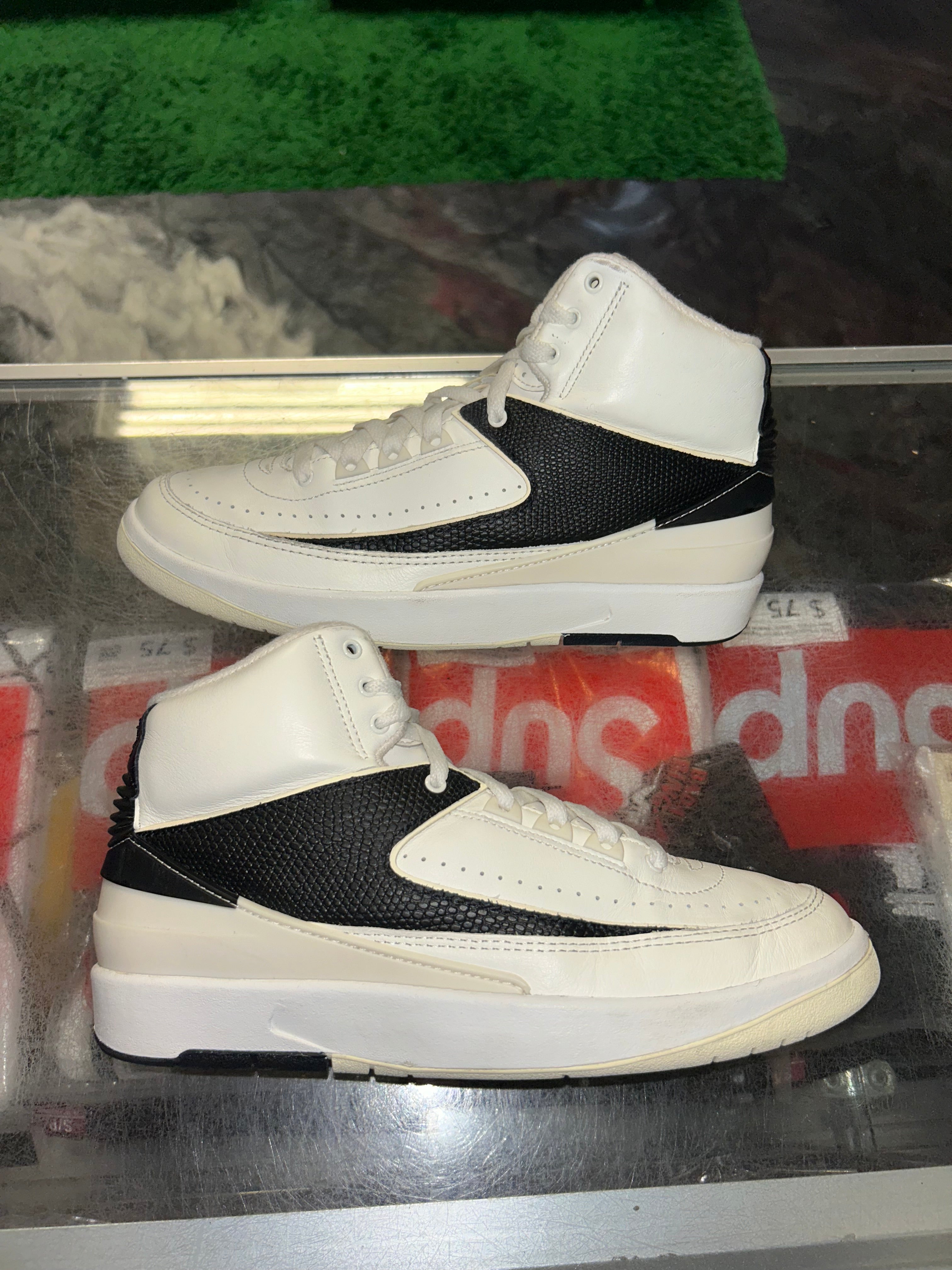 Size 9.5W AJ 2 "Cream Black" - NB