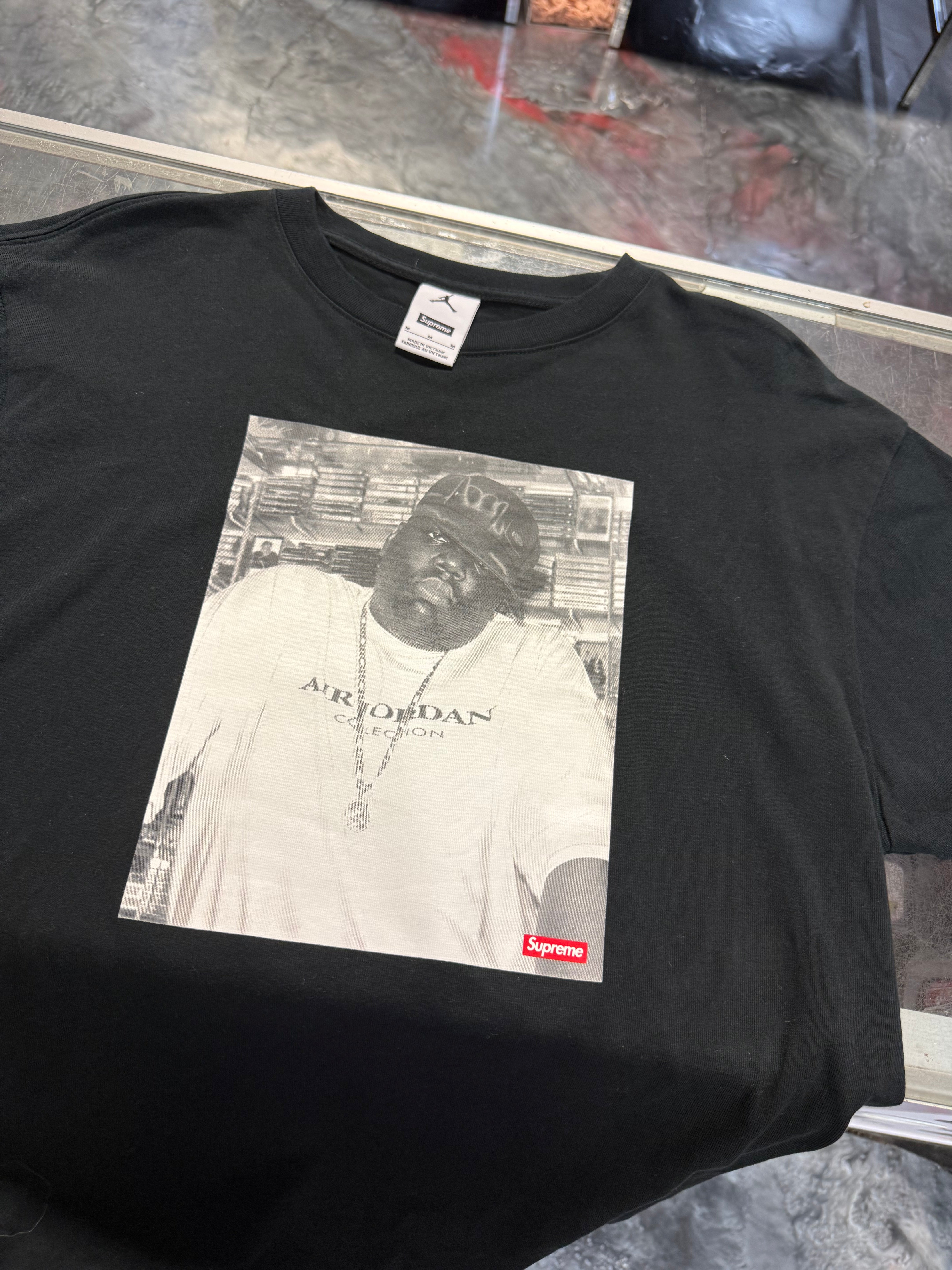 Size M Supreme x Jordan Biggie Tee “Black”