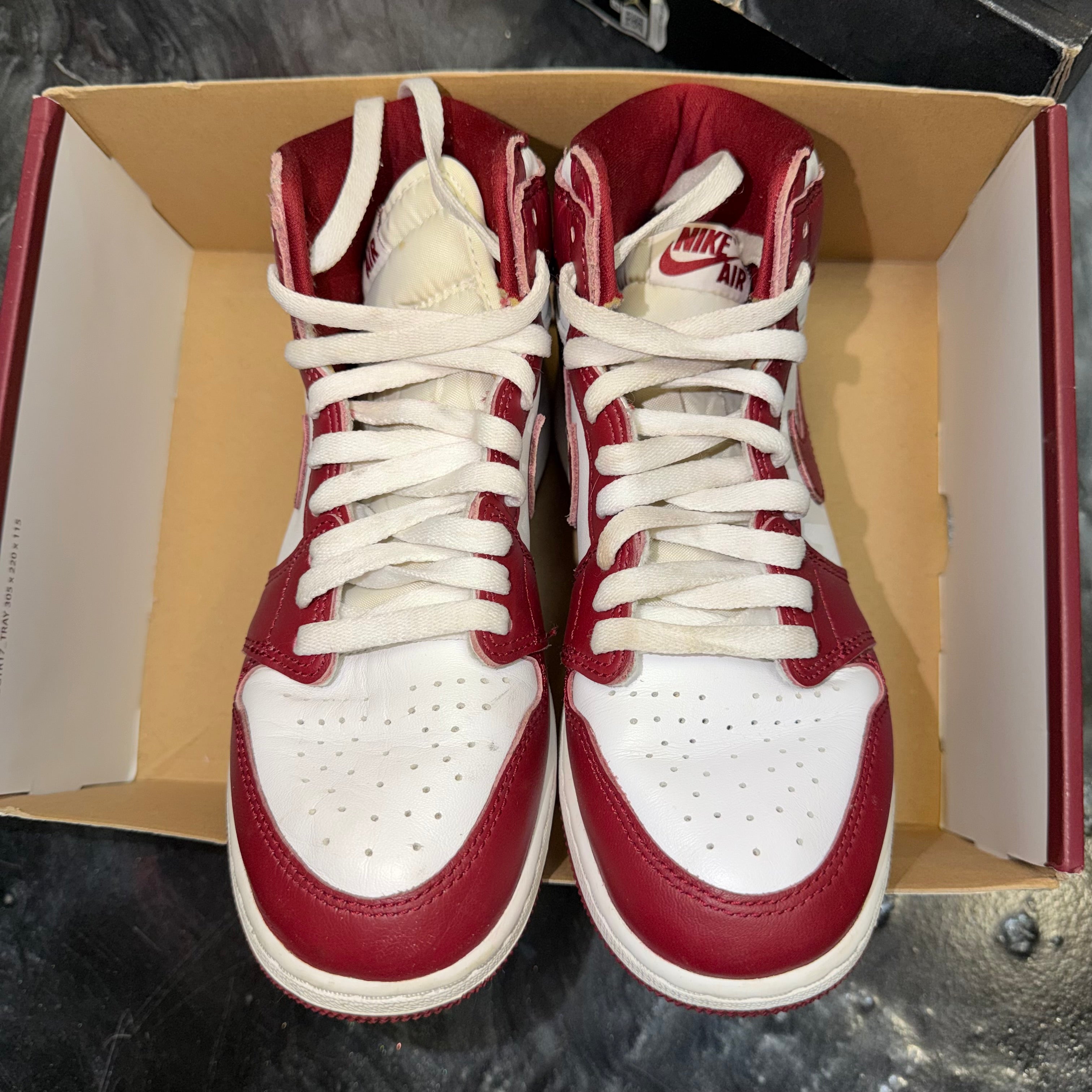 Size 6y Air Jordan 1 "Team Red"
