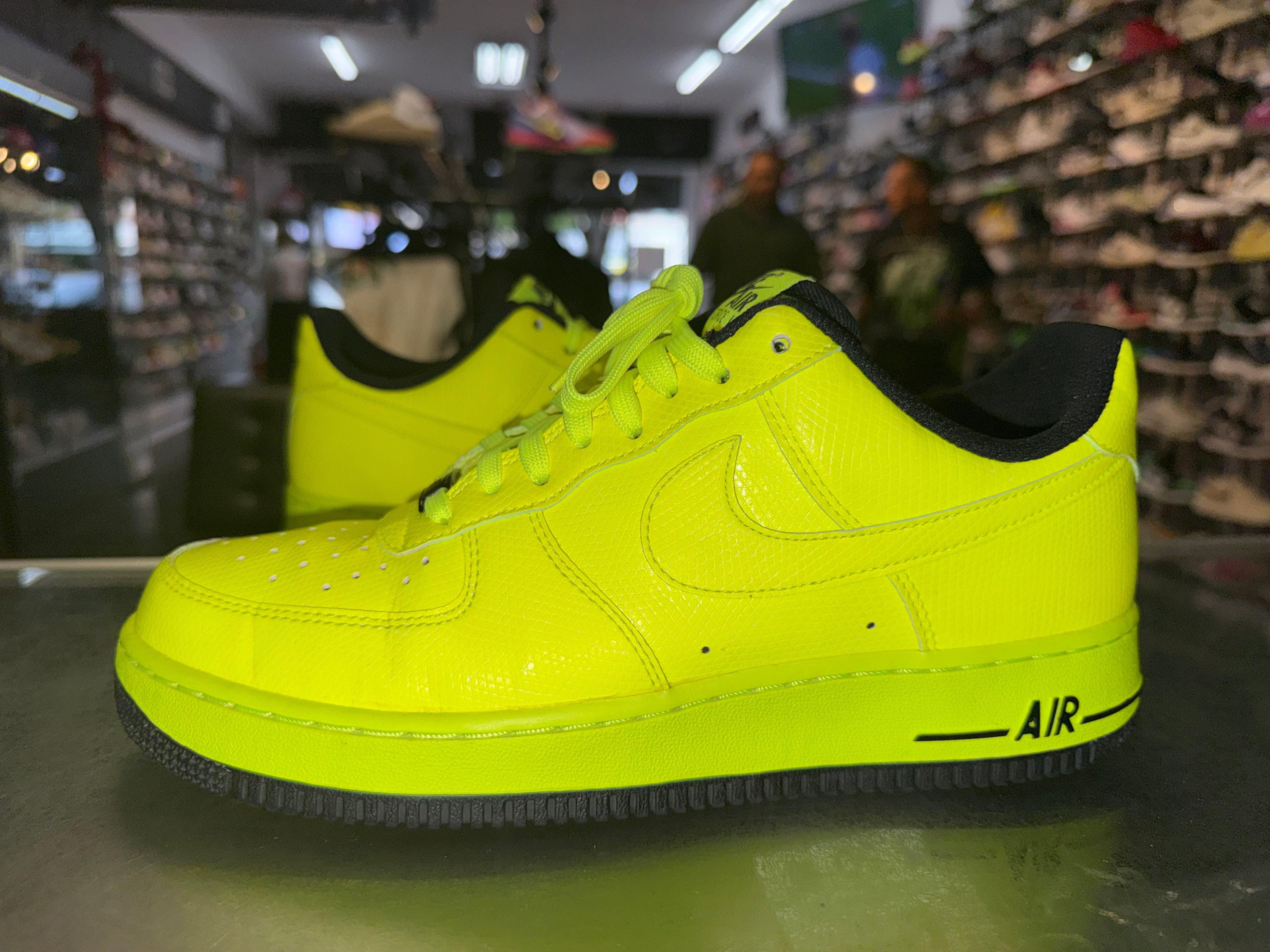 Size 8 Air Force 1 "Volt"