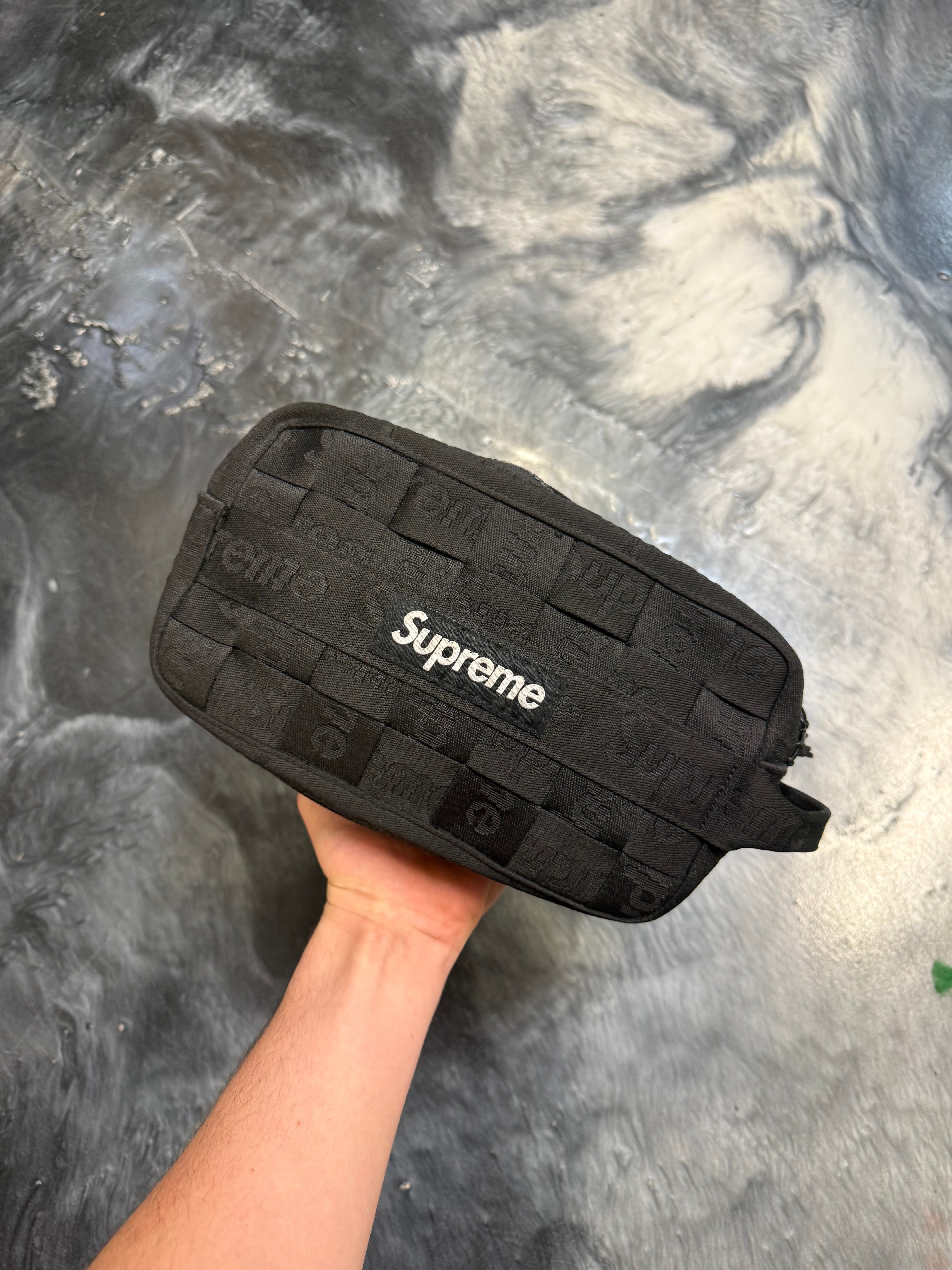 Size OS Supreme Toiletry Bag “Black”