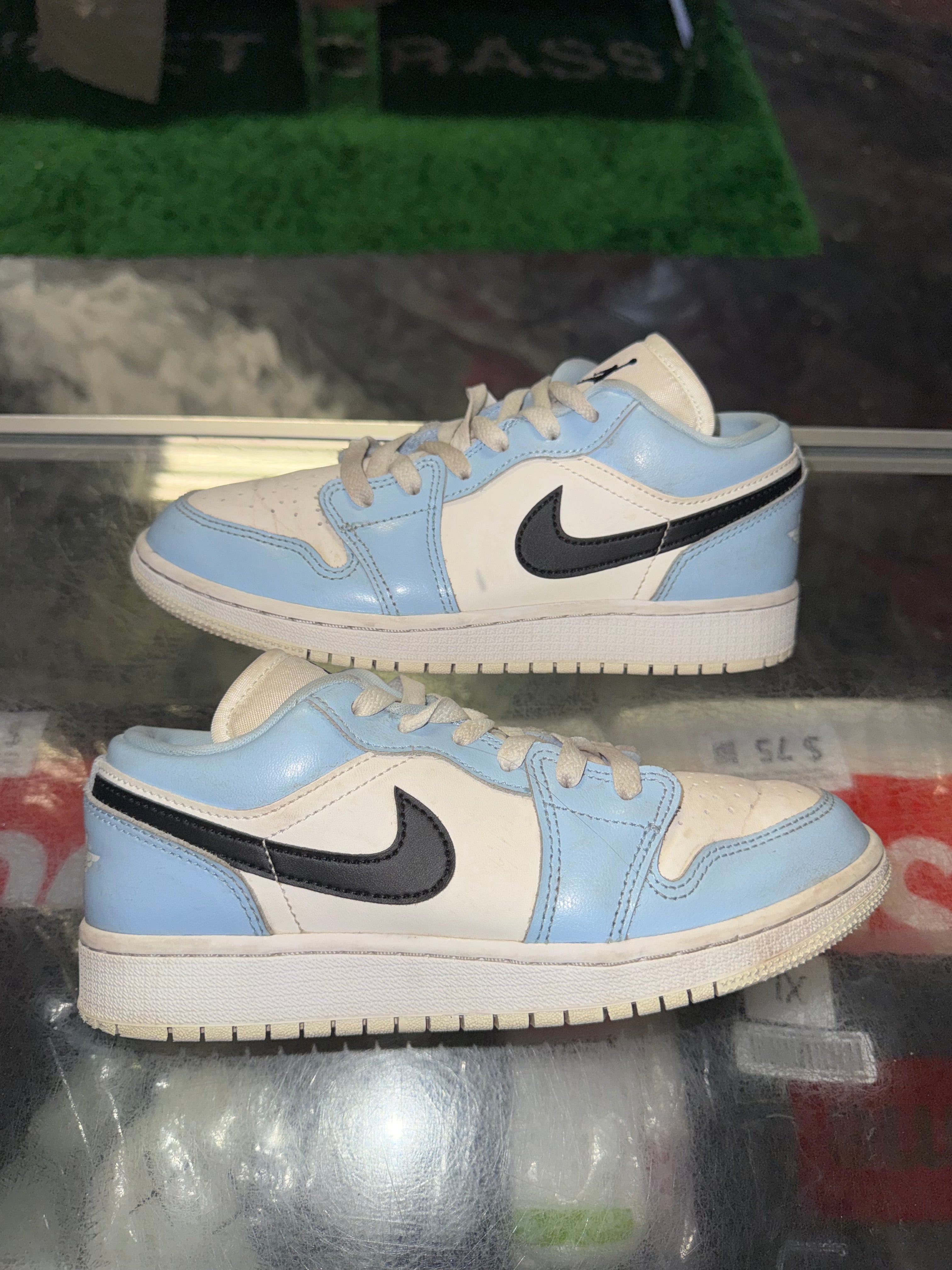 Size 4y Jordan 1 Low "Blue Ice"- NB