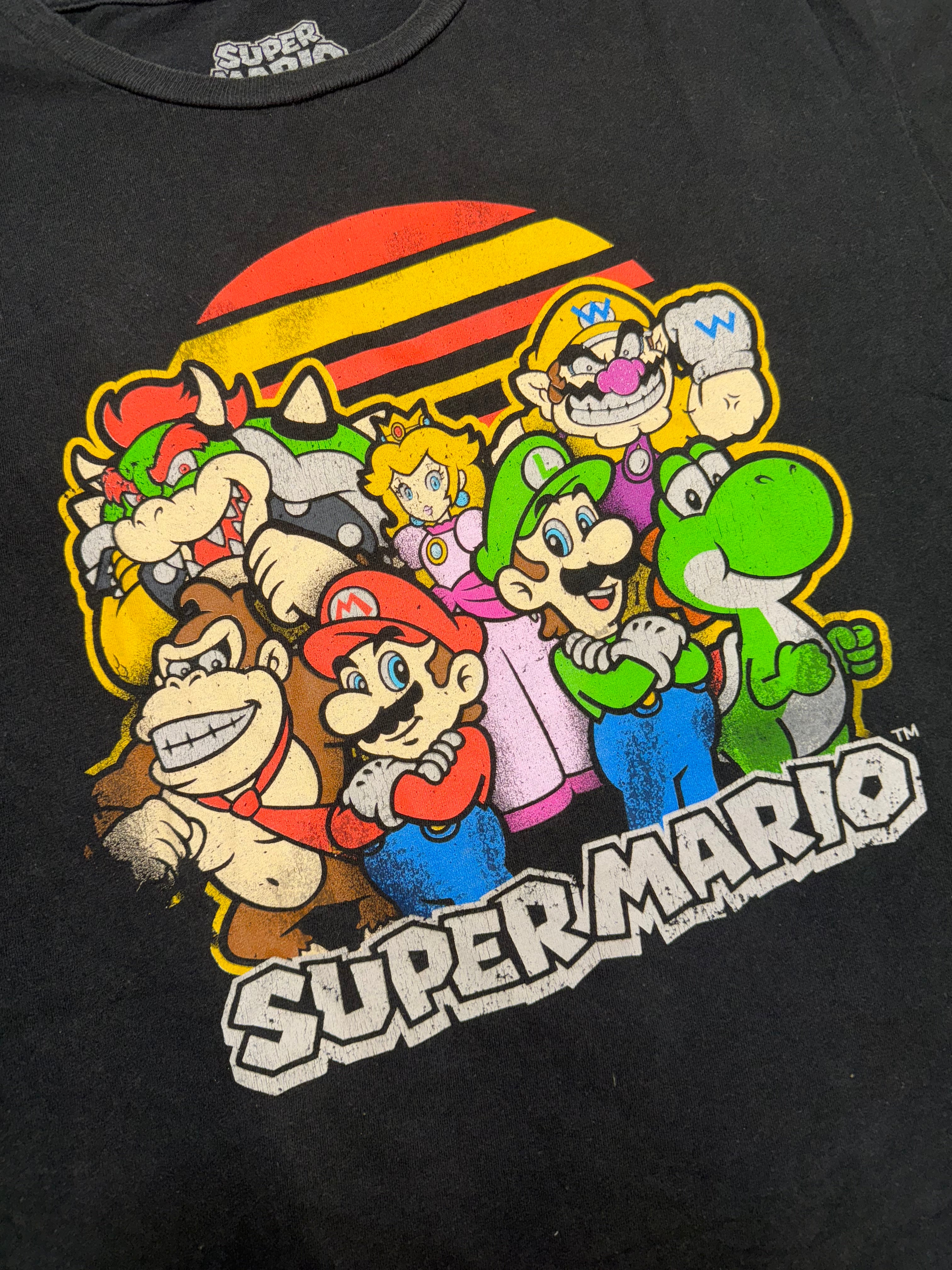 Size L Vintage Super Mario Tee “Black”