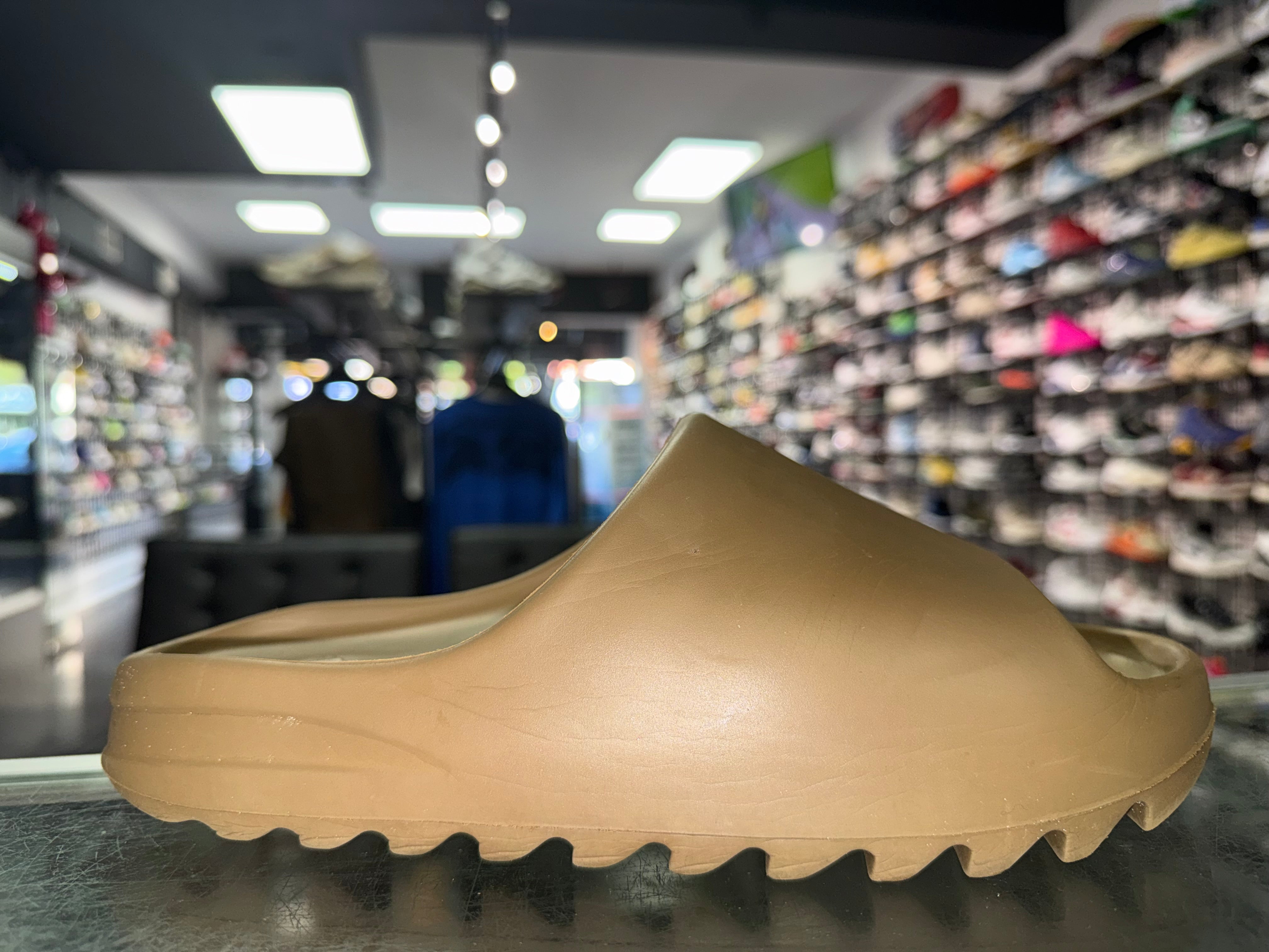 Size 8 Yeezy Slide "Core"