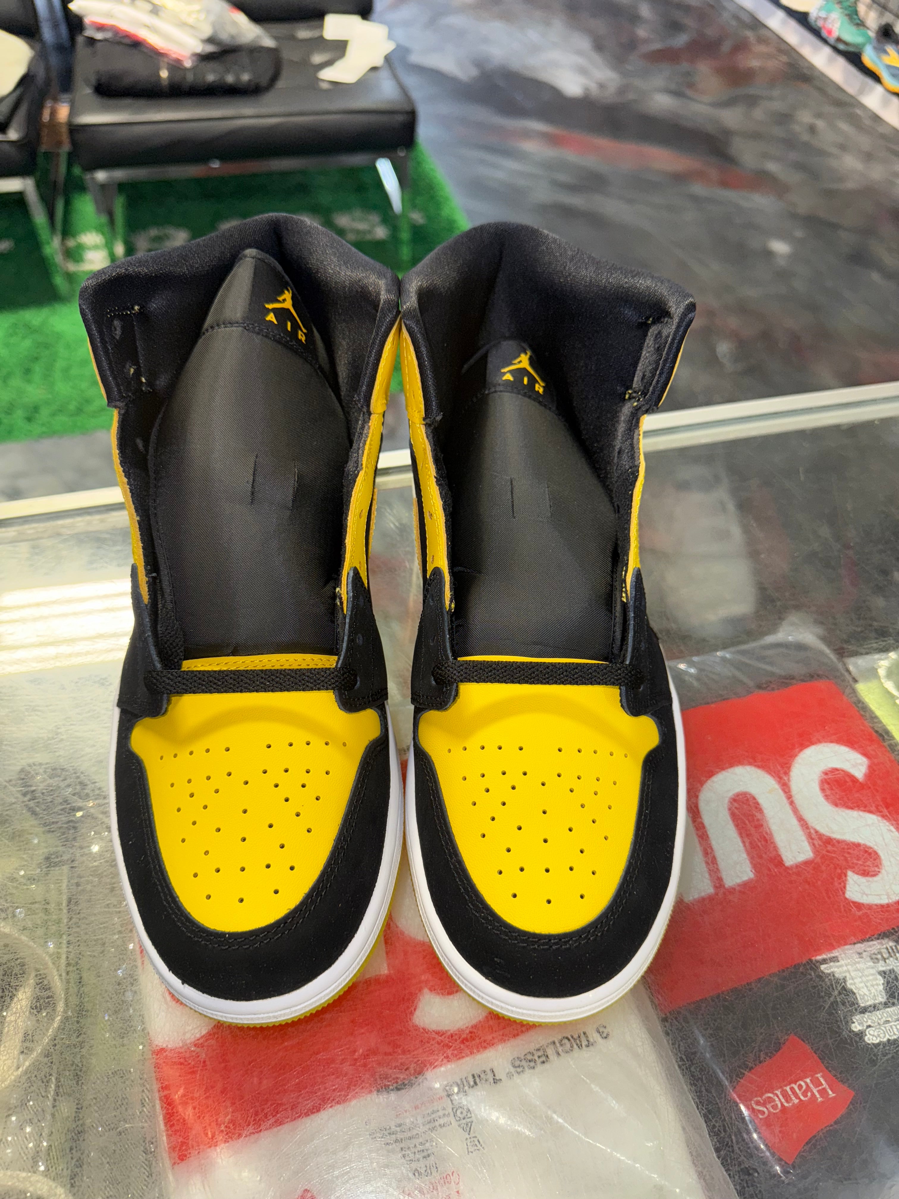 Size 11 Air Jordan 1 Mid "New Love" 2025 Brand New