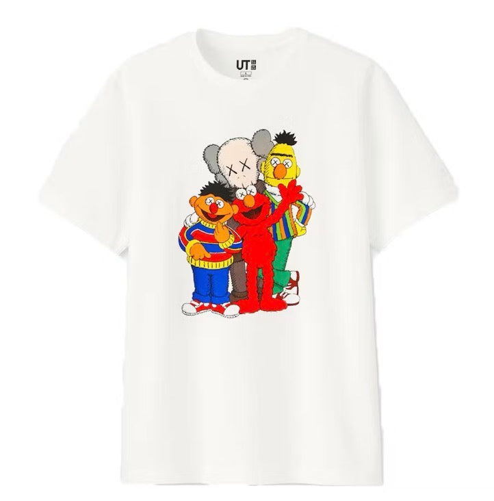 Size S Kaws x Uniqlo Sesame Street Group Hug Tee “White” Brand New