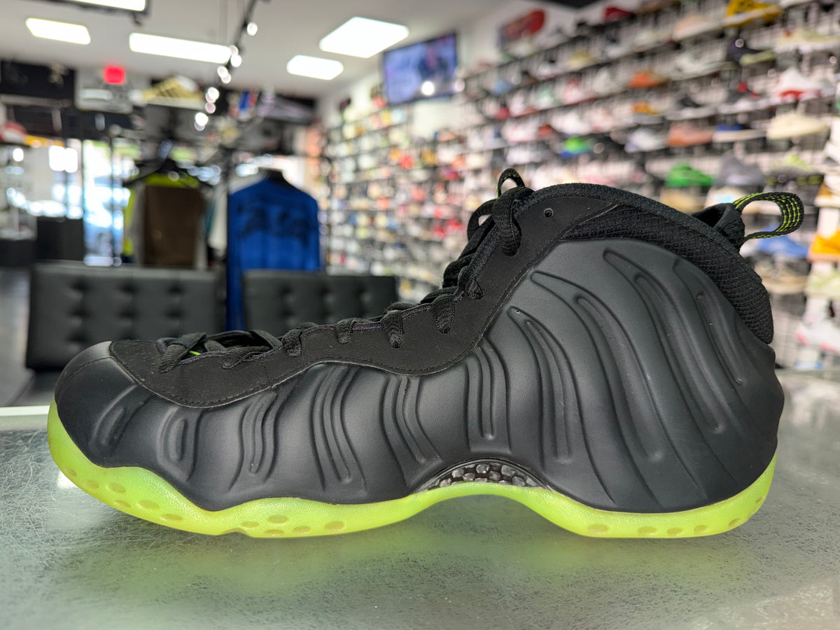 Size 9.5 Foamposite One "Black Volt"