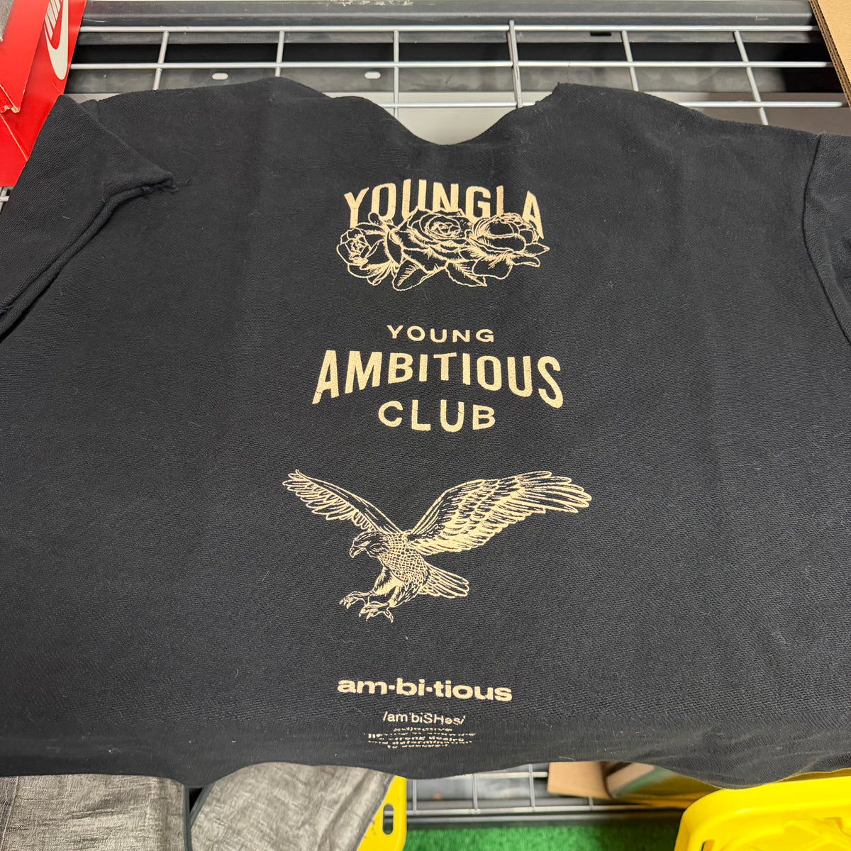 Size M Young LA Crewneck "Black"