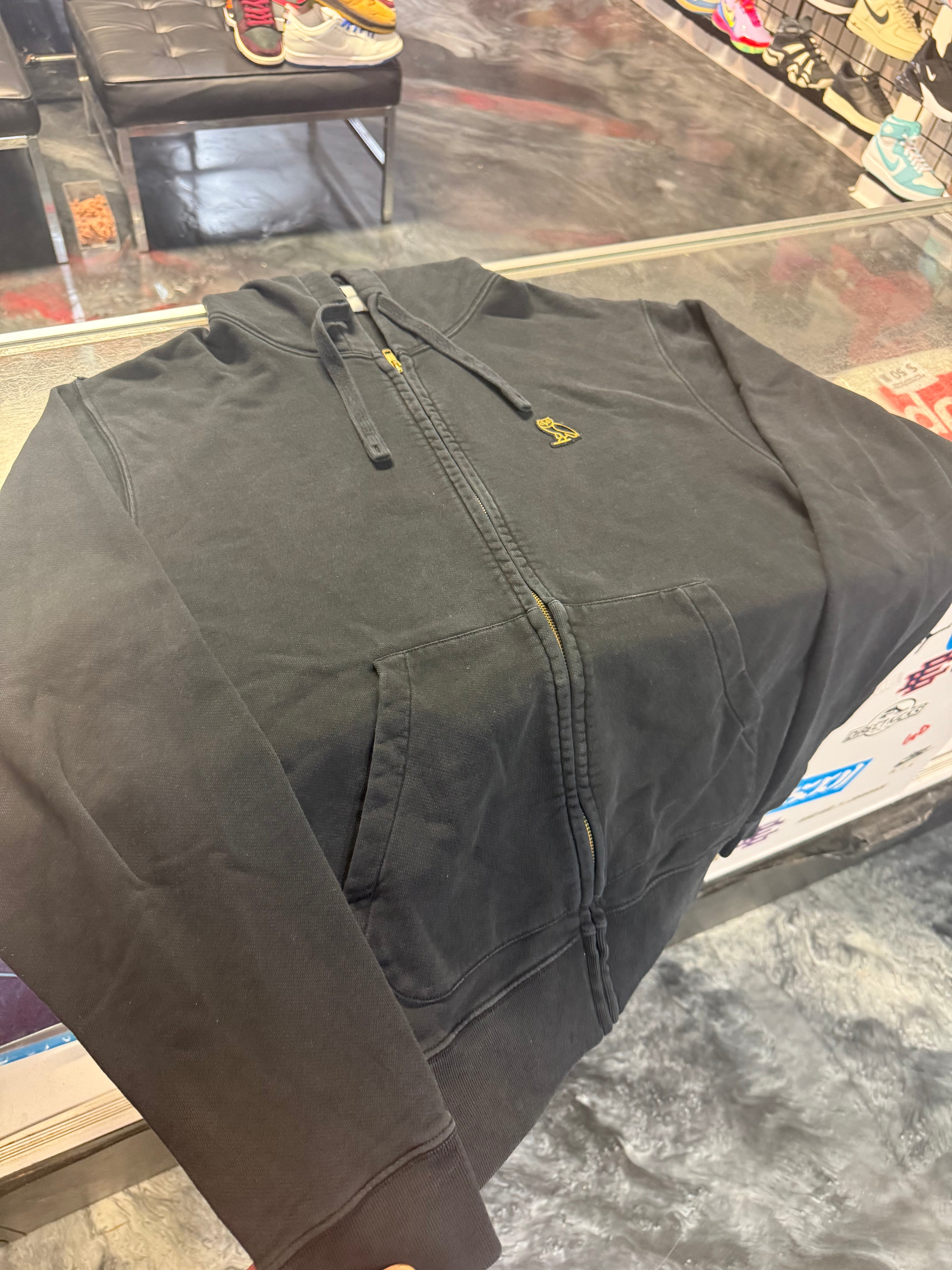 Size M Ovo Classic Zip Up “Black”