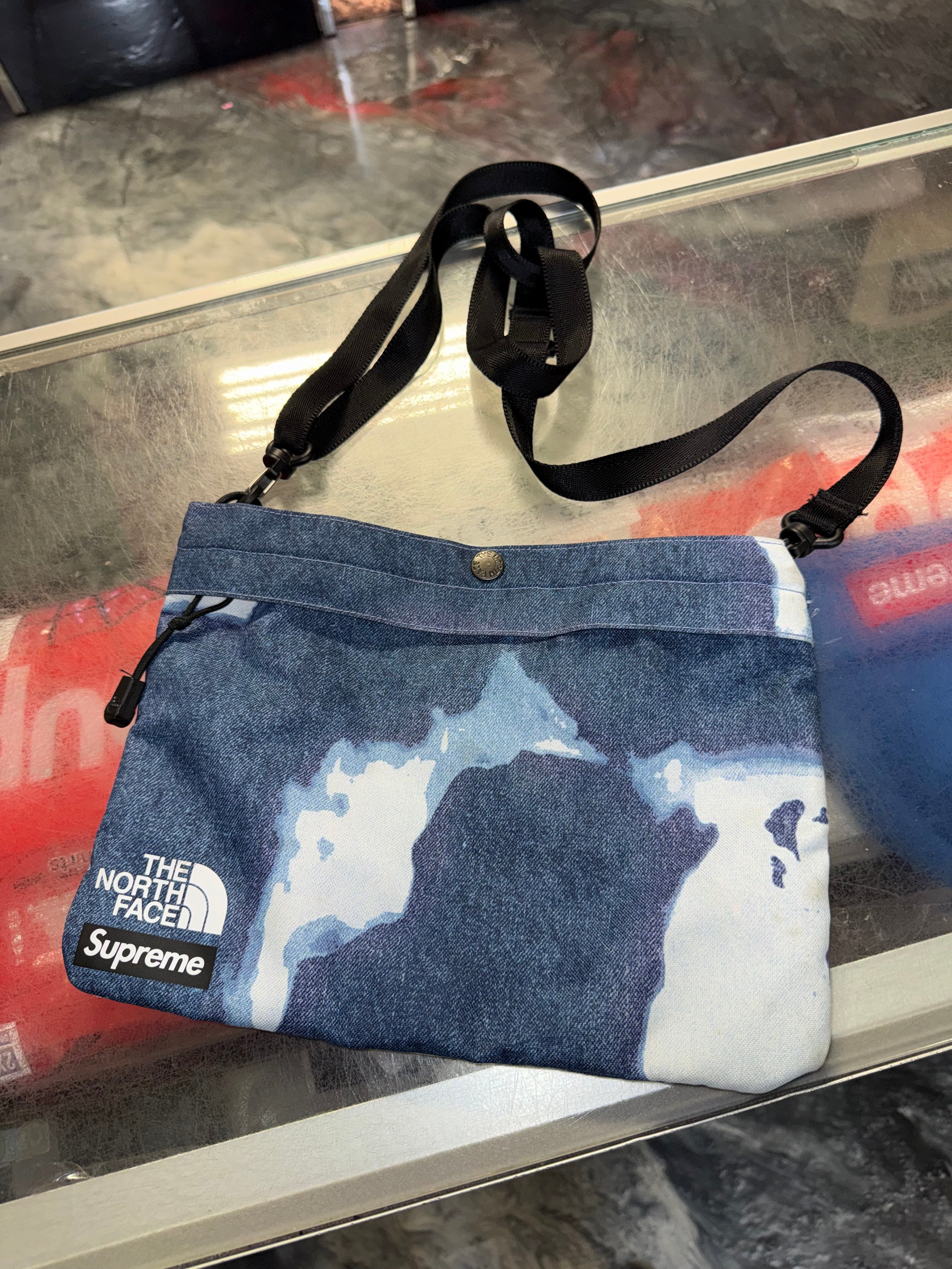 Size OS Supreme North Face Side Bag “Bleached Denim”