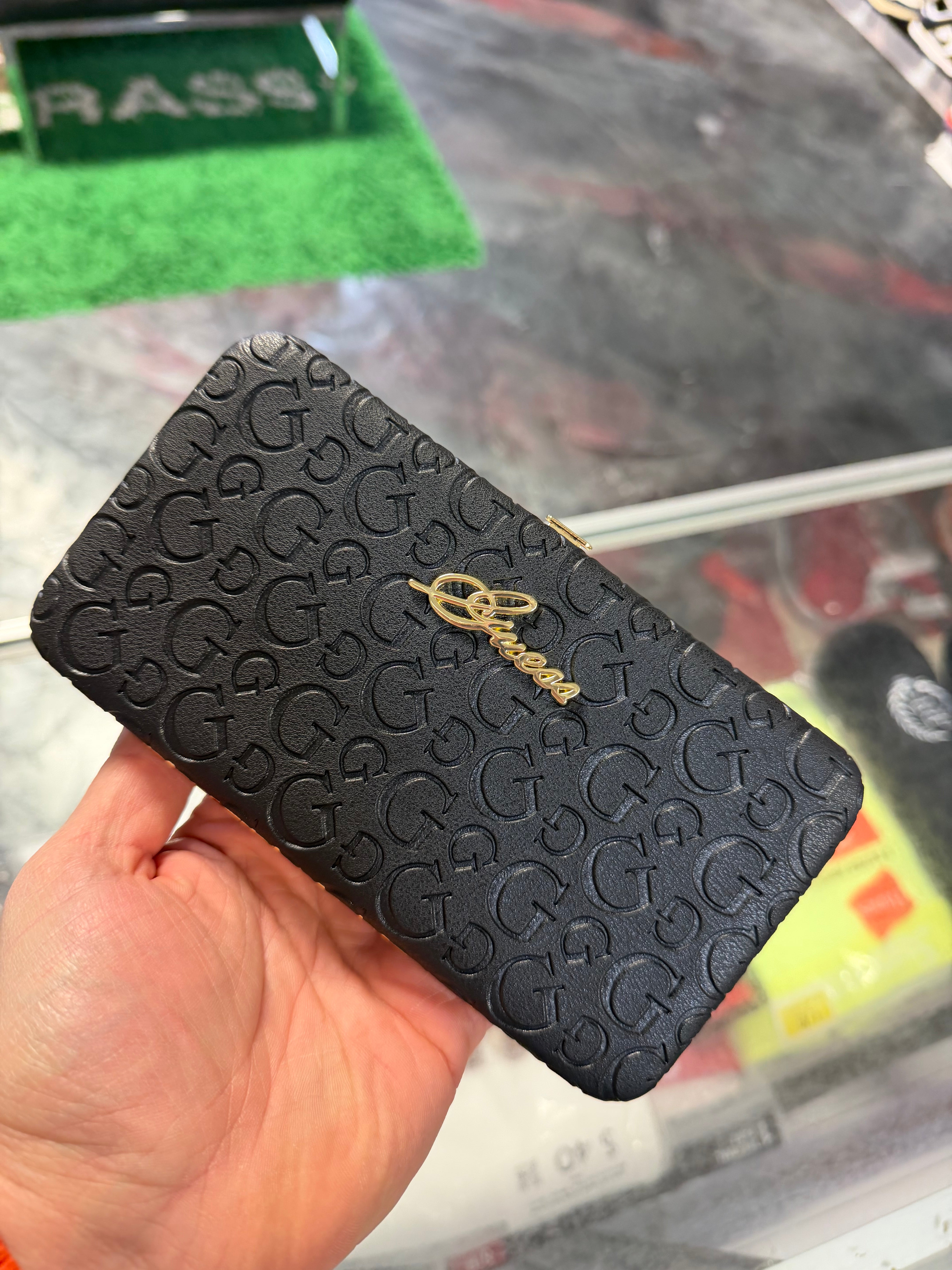 GUESS Sandy Hard Case Black Logo NEW