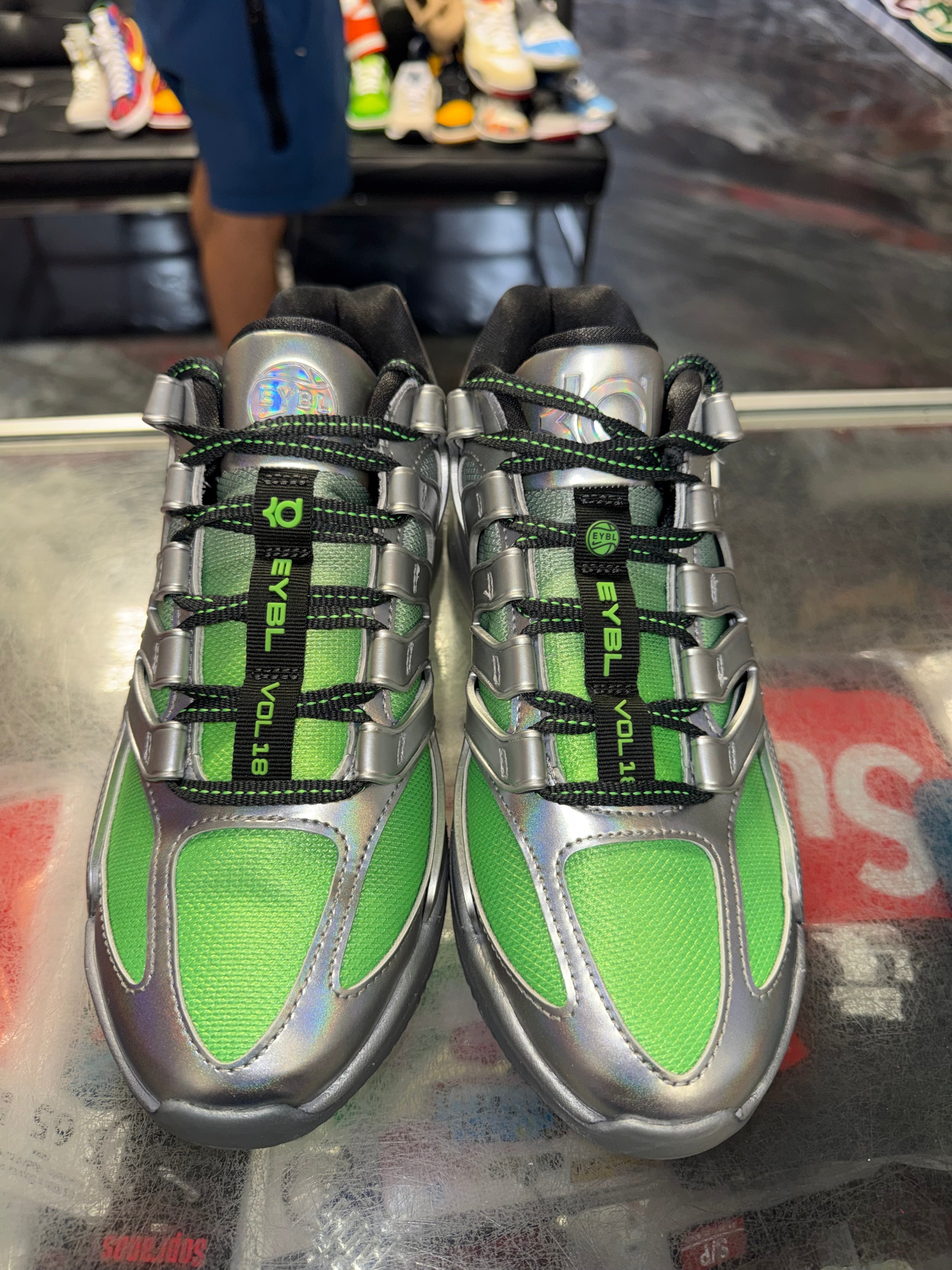 Size 8 KD 18 "EYBL" Brand New