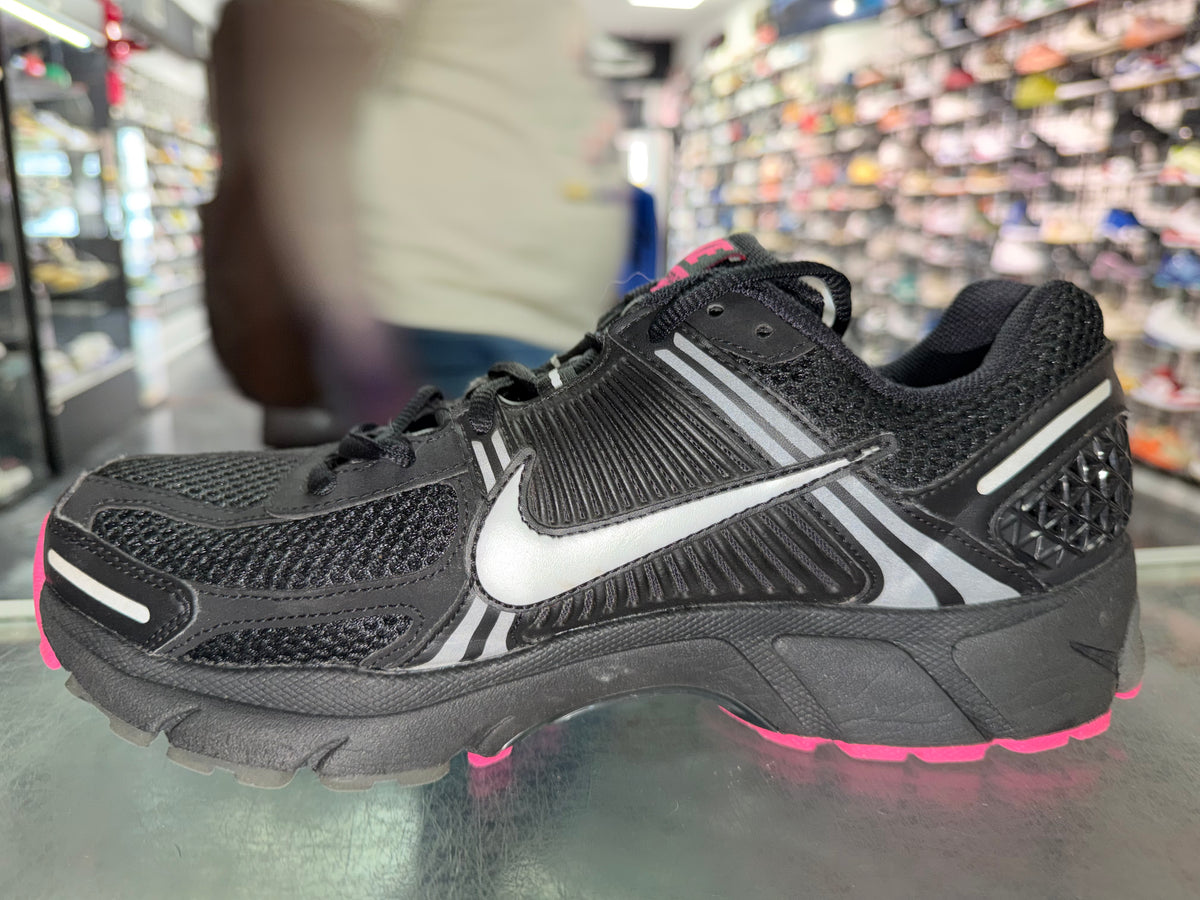 Size 9 Zoom Vomero 5 "Black Pink Blast"