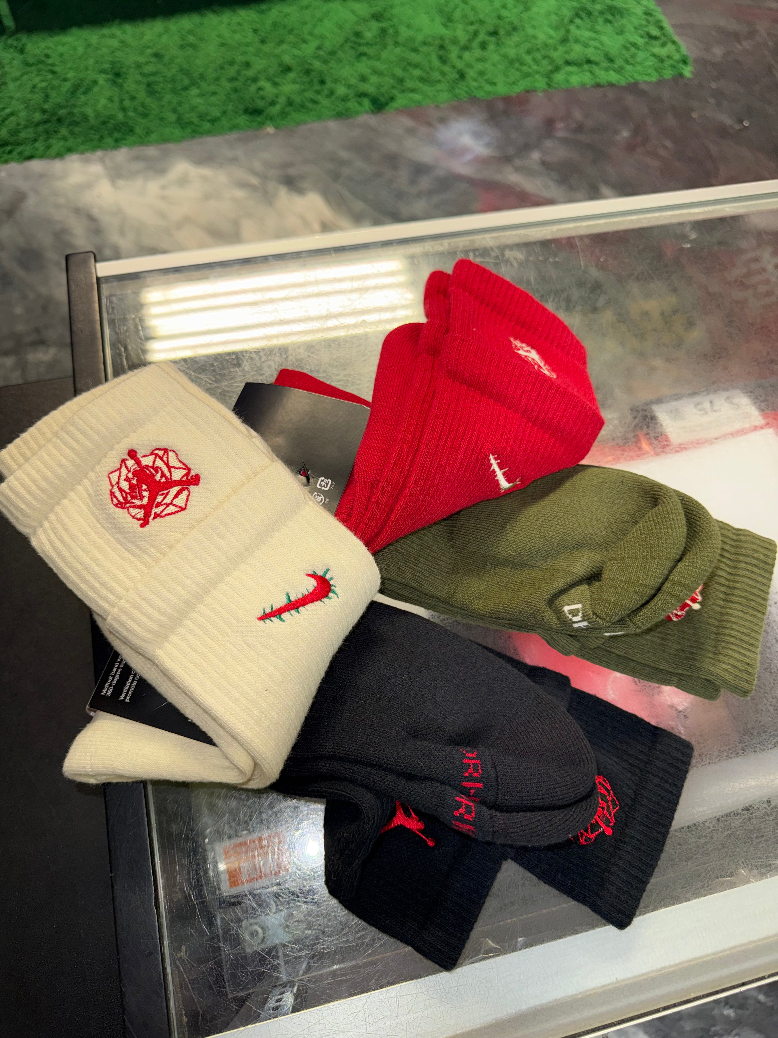 Size L (12-15) Nike Jordan Teyana Taylor 4 Pack Socks “Multi” Brand New