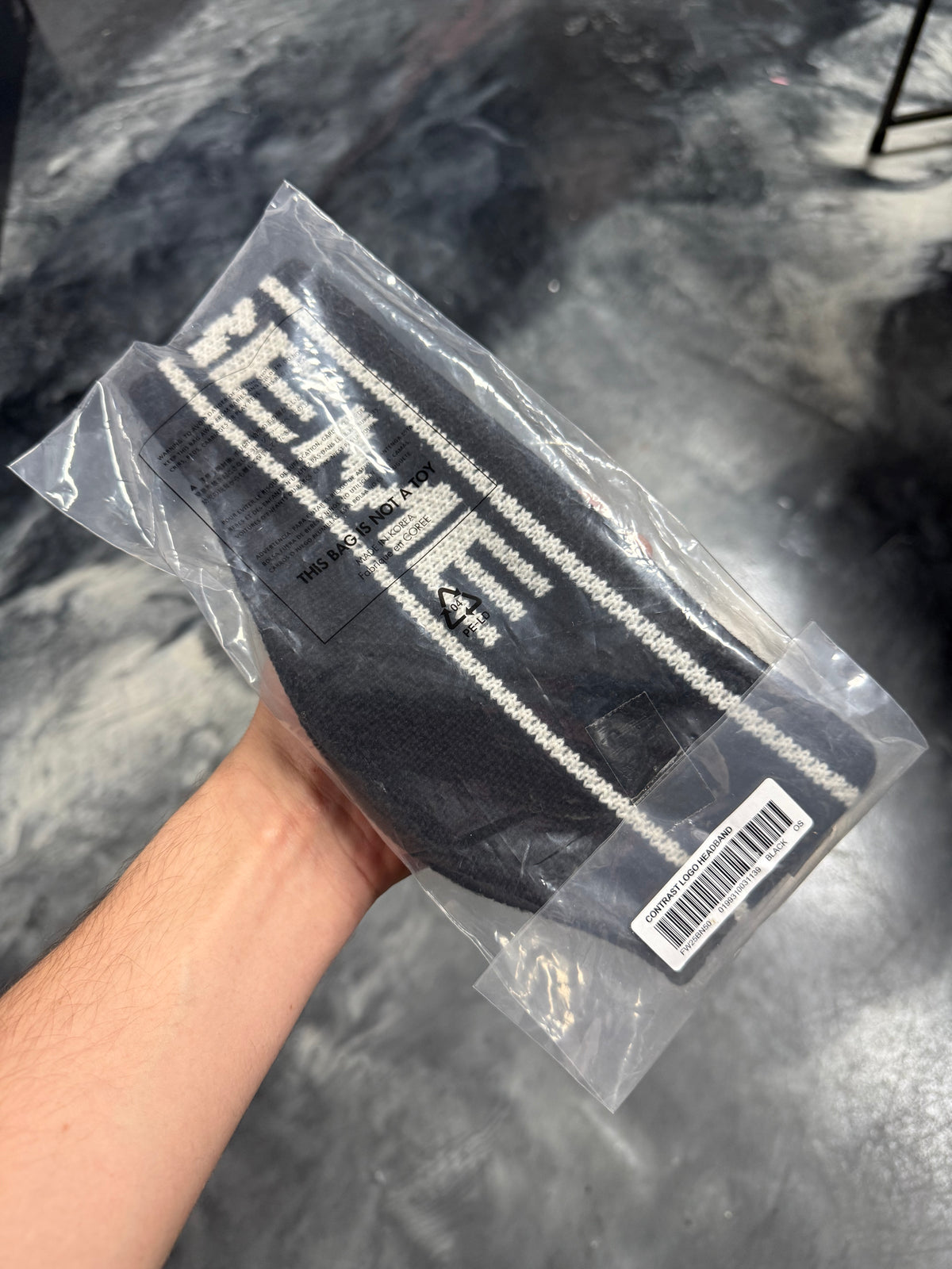 Size OS Supreme Contrast Logo Headband “Black” Brand New