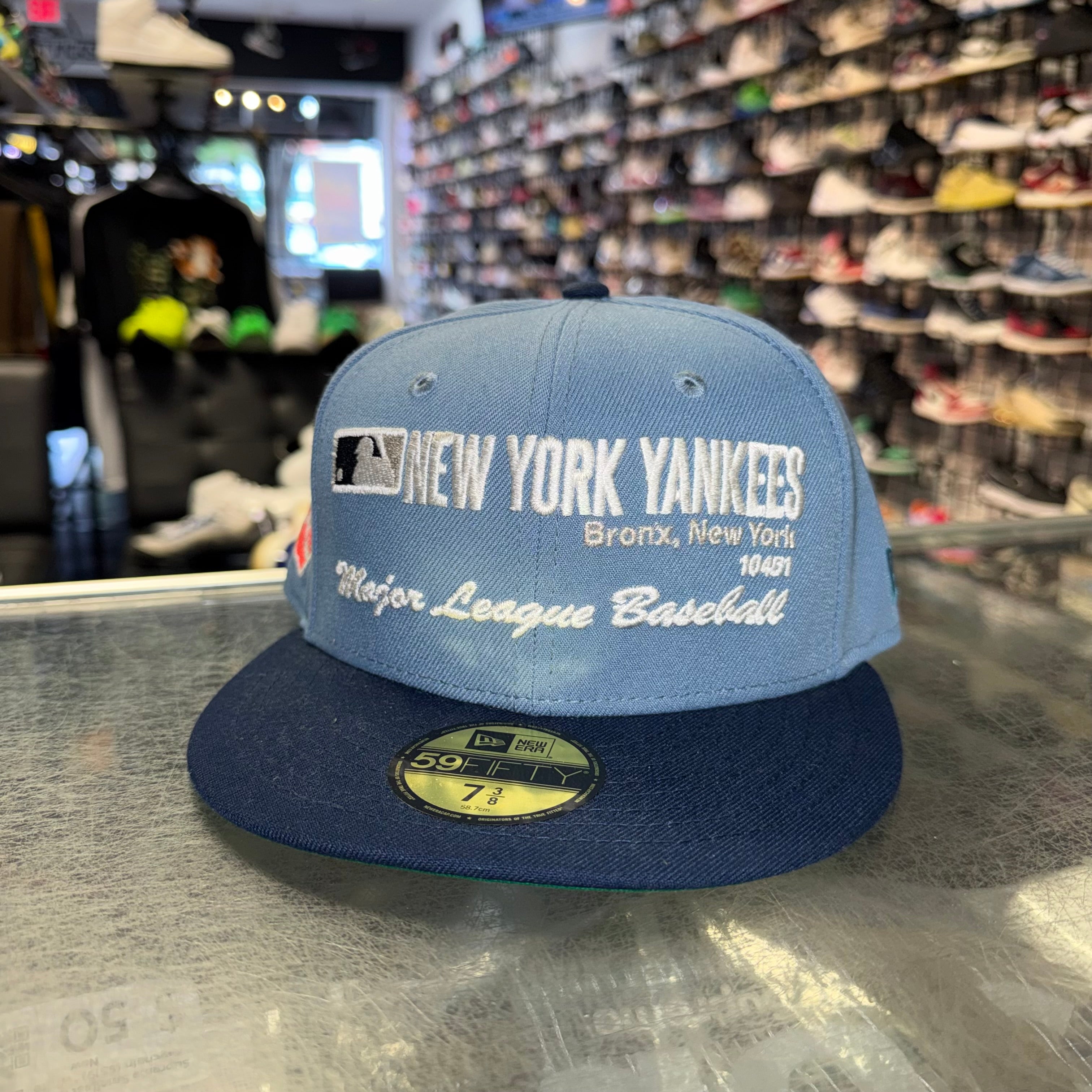Size 7 3/8 New Era Fitted Hat “Yankees Apple” Brand New