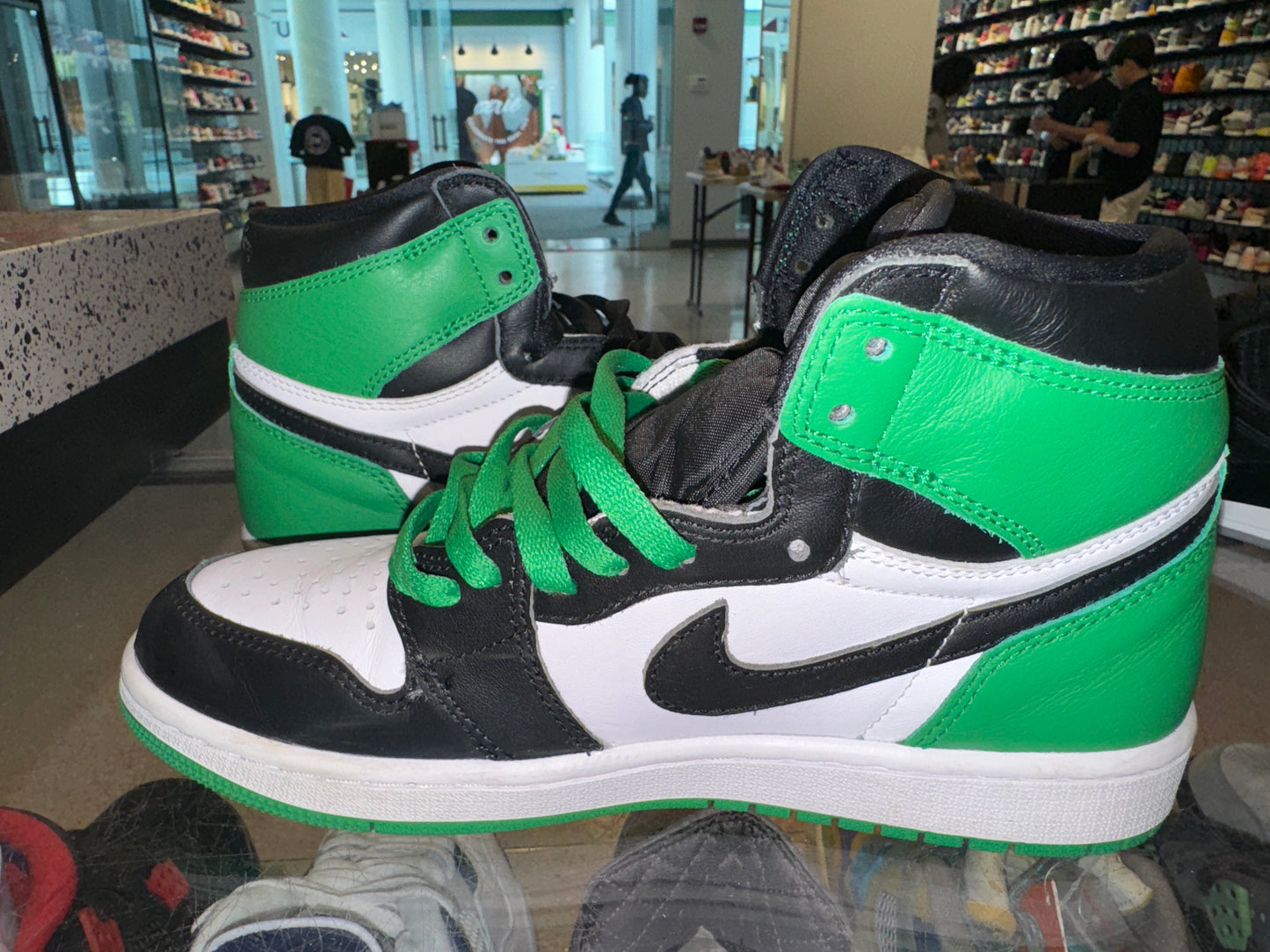 Size 7 Air Jordan 1 “Lucky Green” (Mall)
