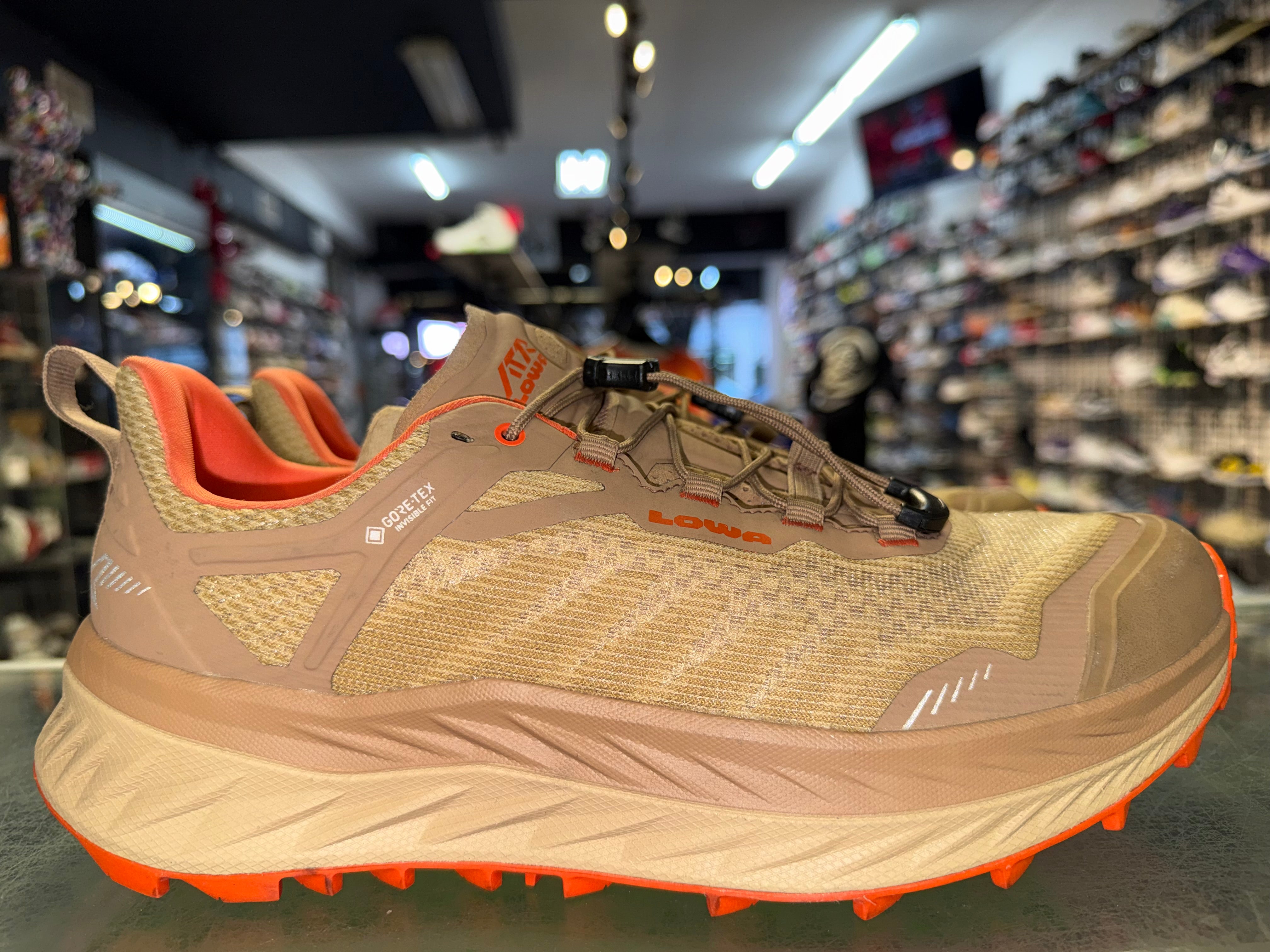 Size 9 Lowa Fortux Gore-Tex "Wheat" Brand New