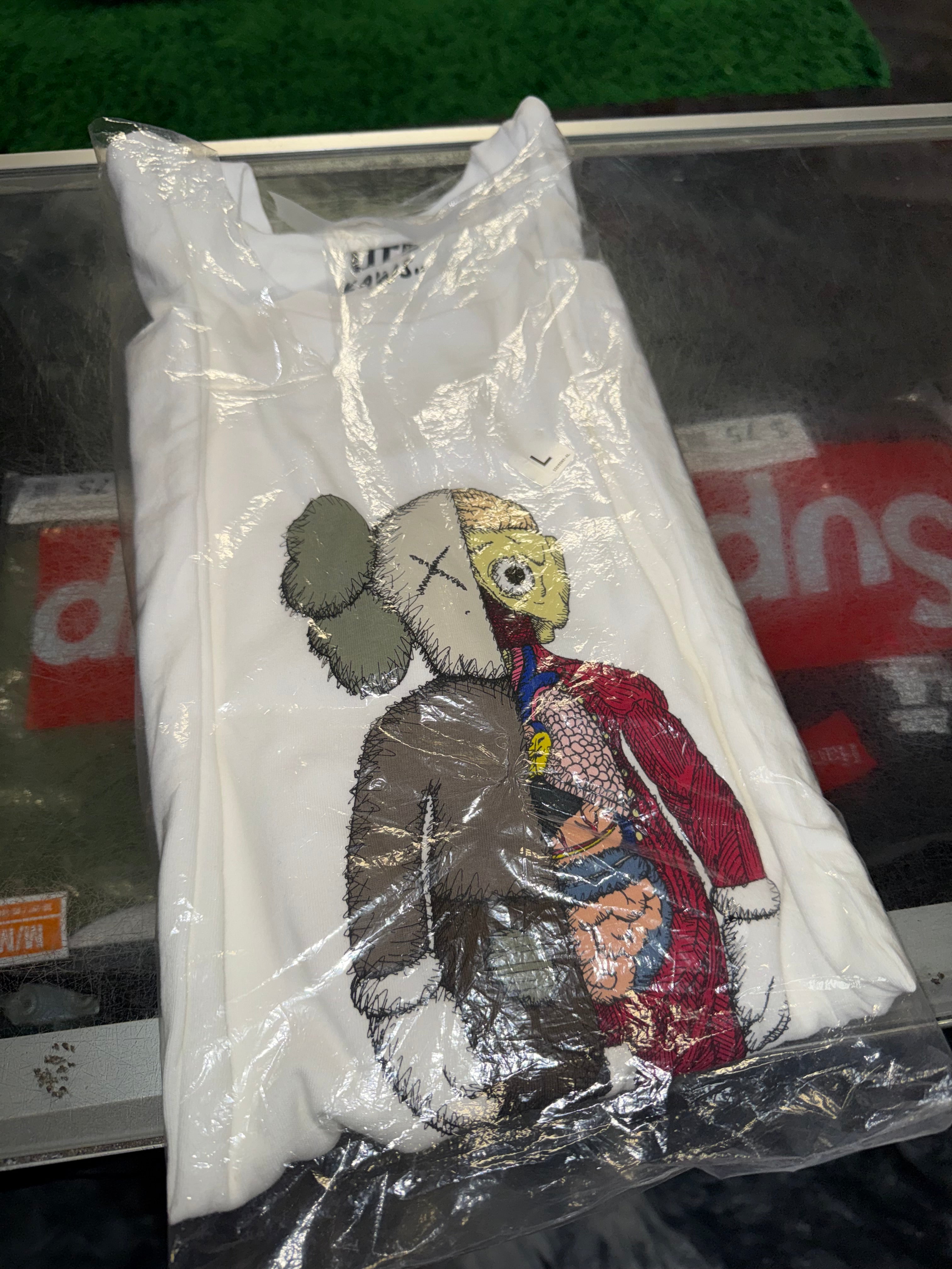 Size L Kaws x Uniqlo Flayed Tee “White” Brand New