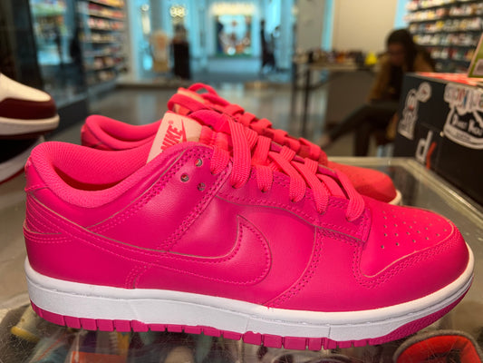 Size 6 (7.5w) Dunk Low "Hyper Pink" Brand New (Mall)