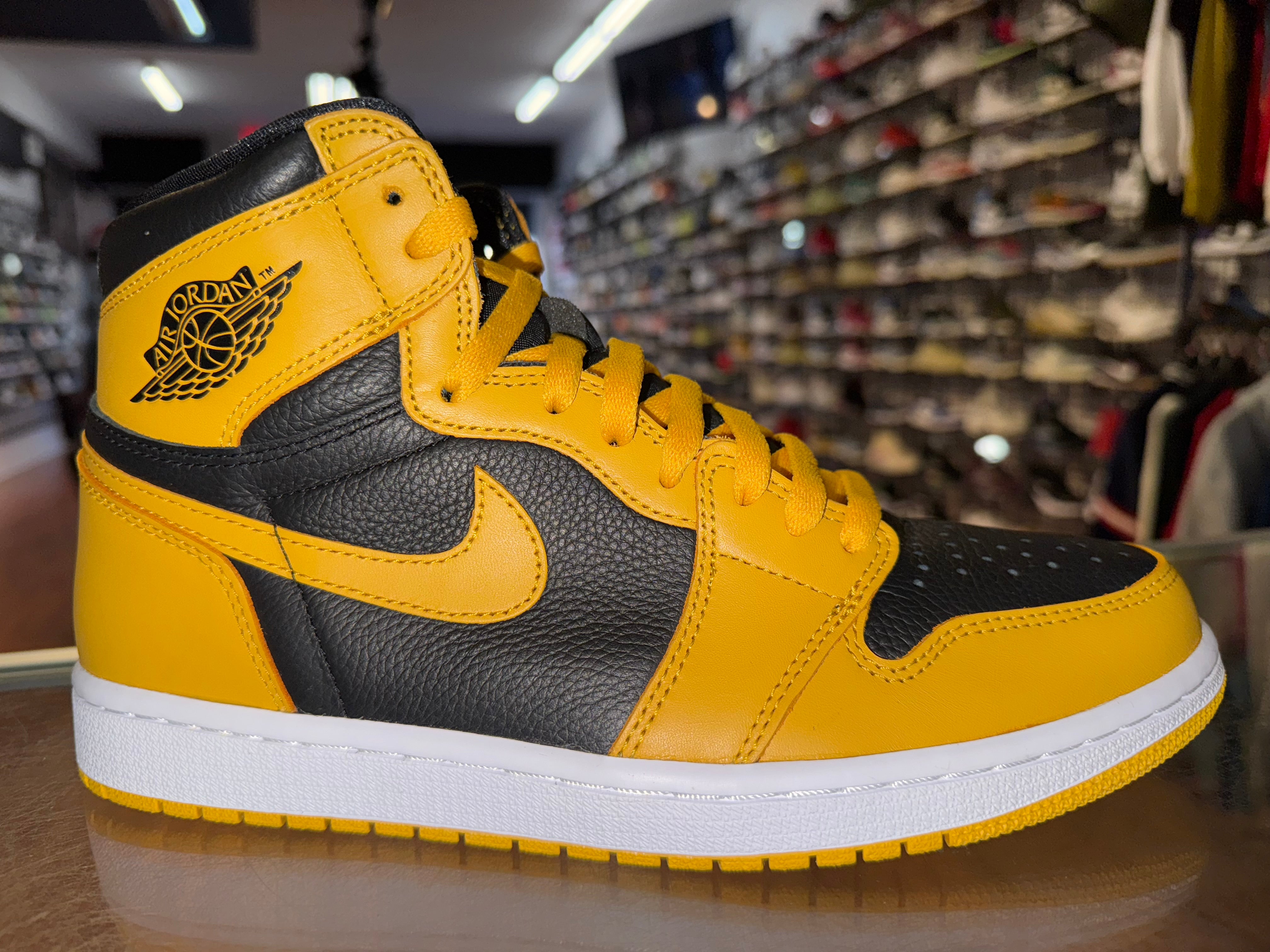 Size 9.5 Air Jordan 1 "Pollen" Brand New