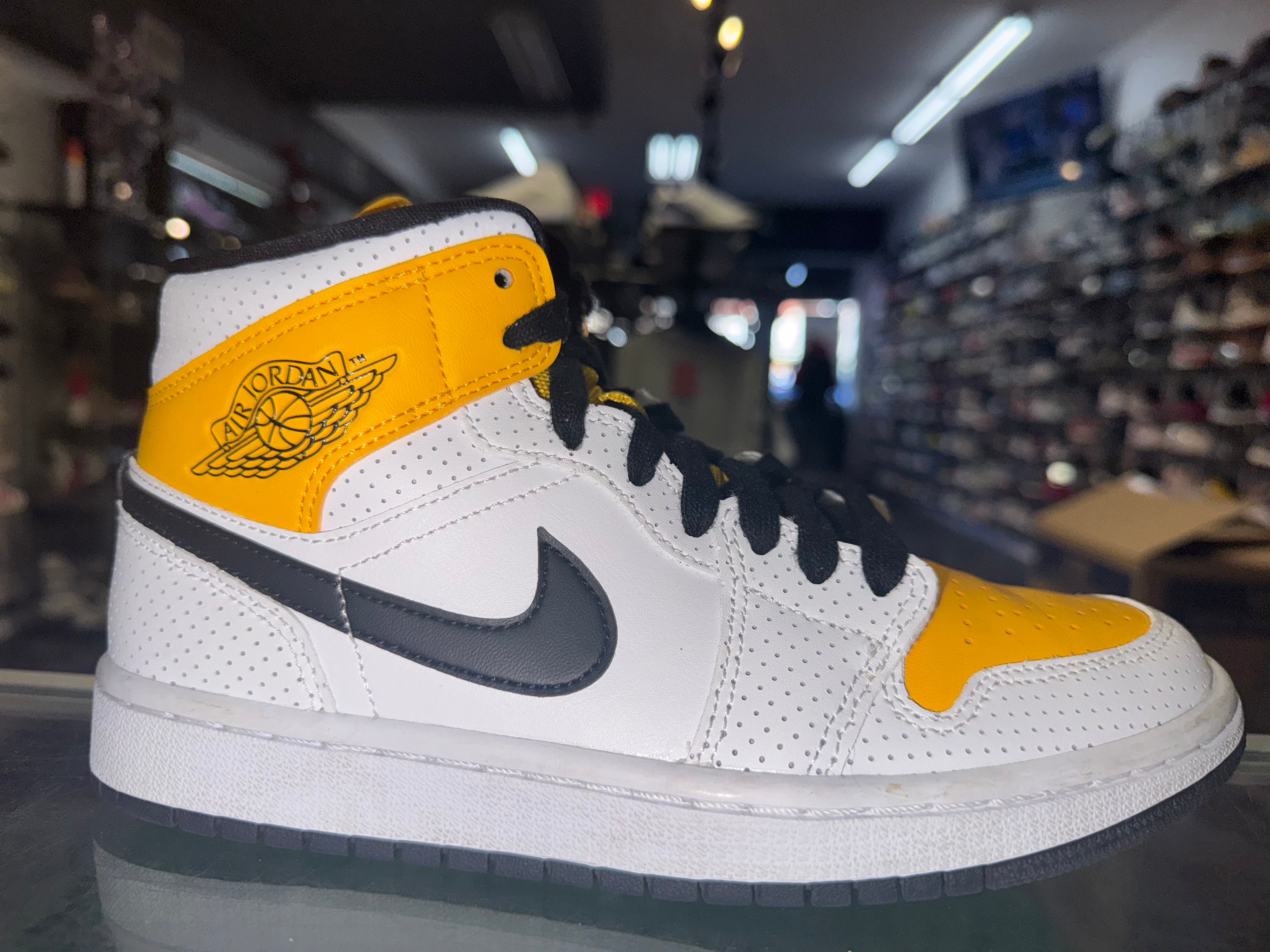 Size 6 (7.5W) Air Jordan 1 Mid "Laser Orange"