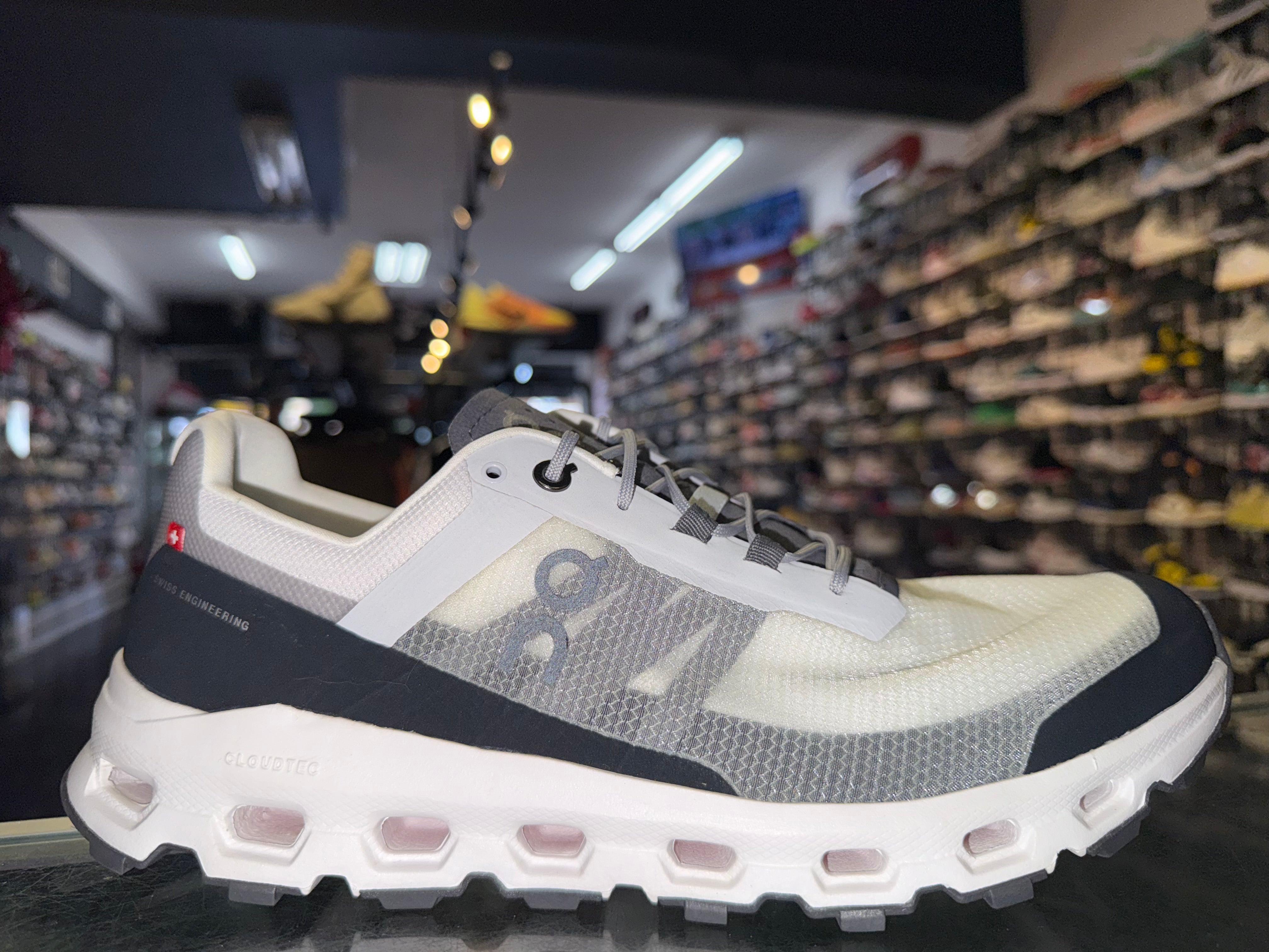 Size 10 On Running Cloudvista "Glacier Grey Black"