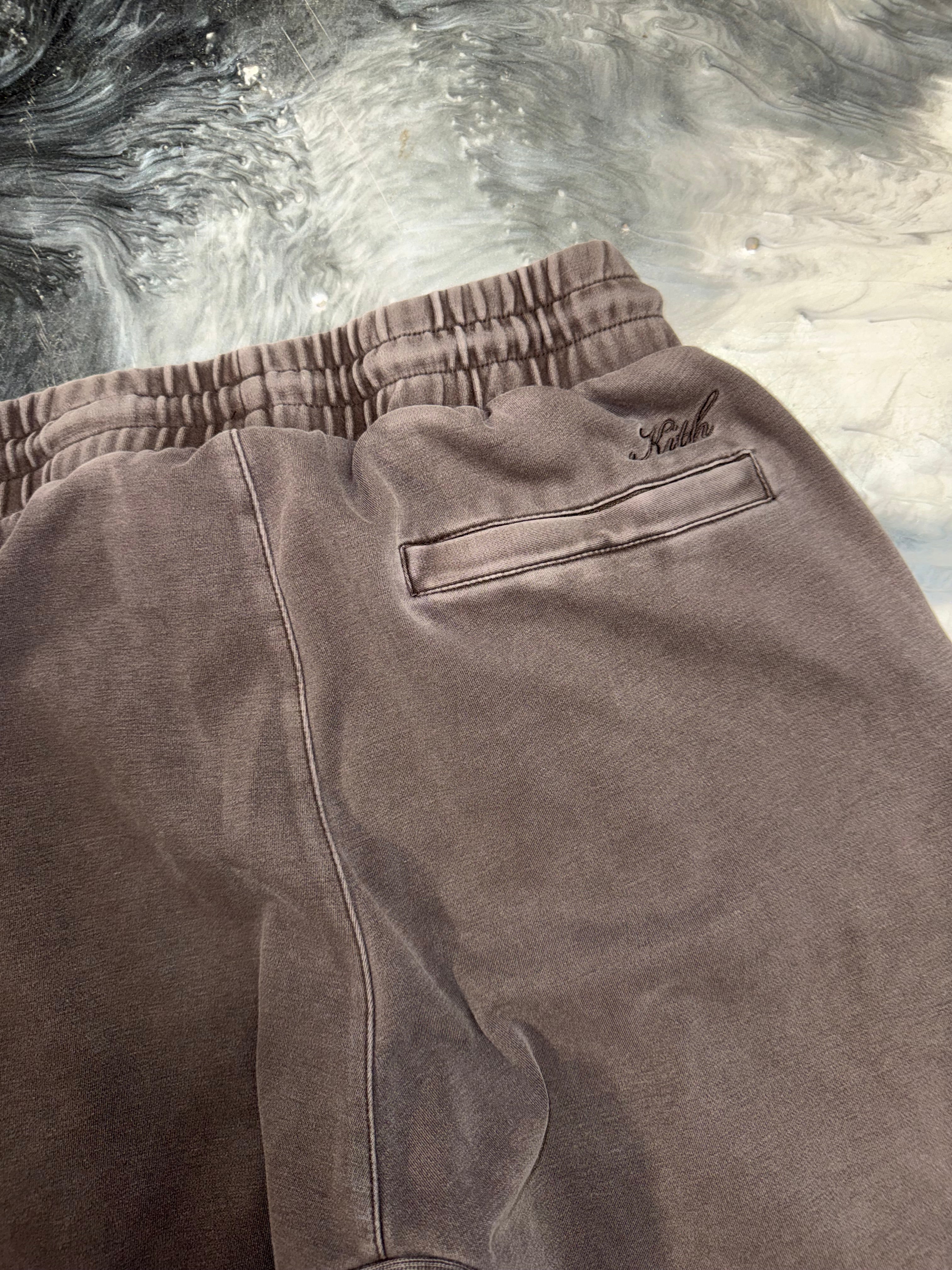 Size M Kith Classic Sweatpants “Charcoal”