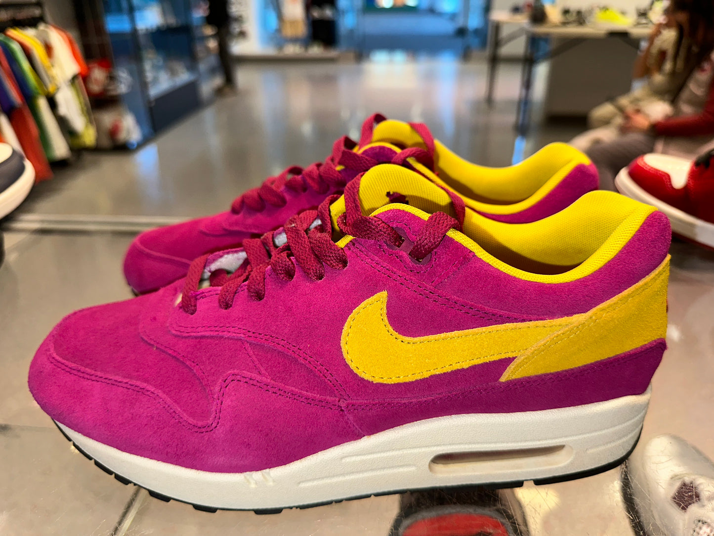 Size 9.5 Air Max 1 “Very Berry” (Mall)