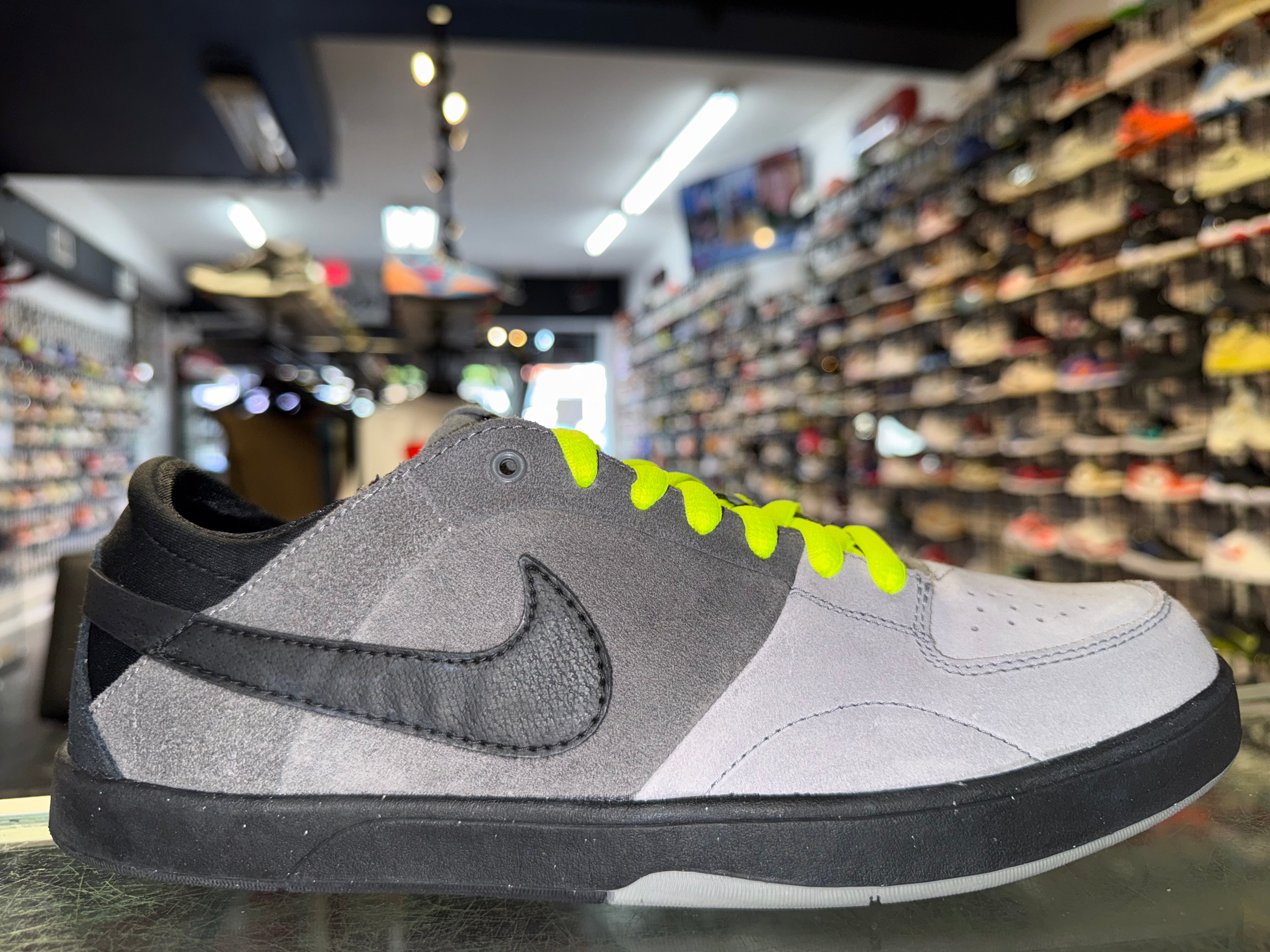 Size 10 Nike SB Mavrk 3 "Neon"
