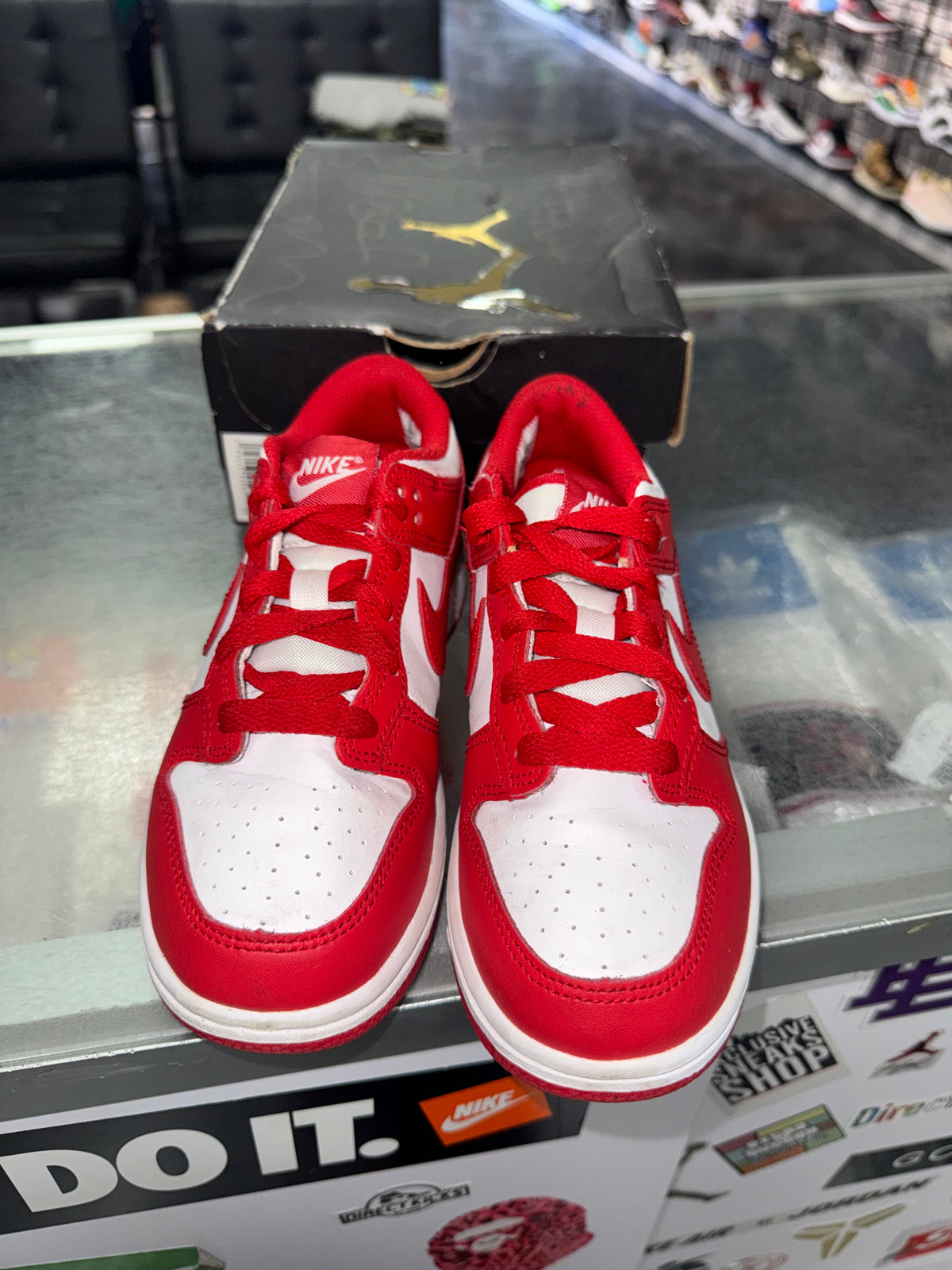 Nike Dunk Low University Red PS sneaker, pre-owned, size 1Y – view 3