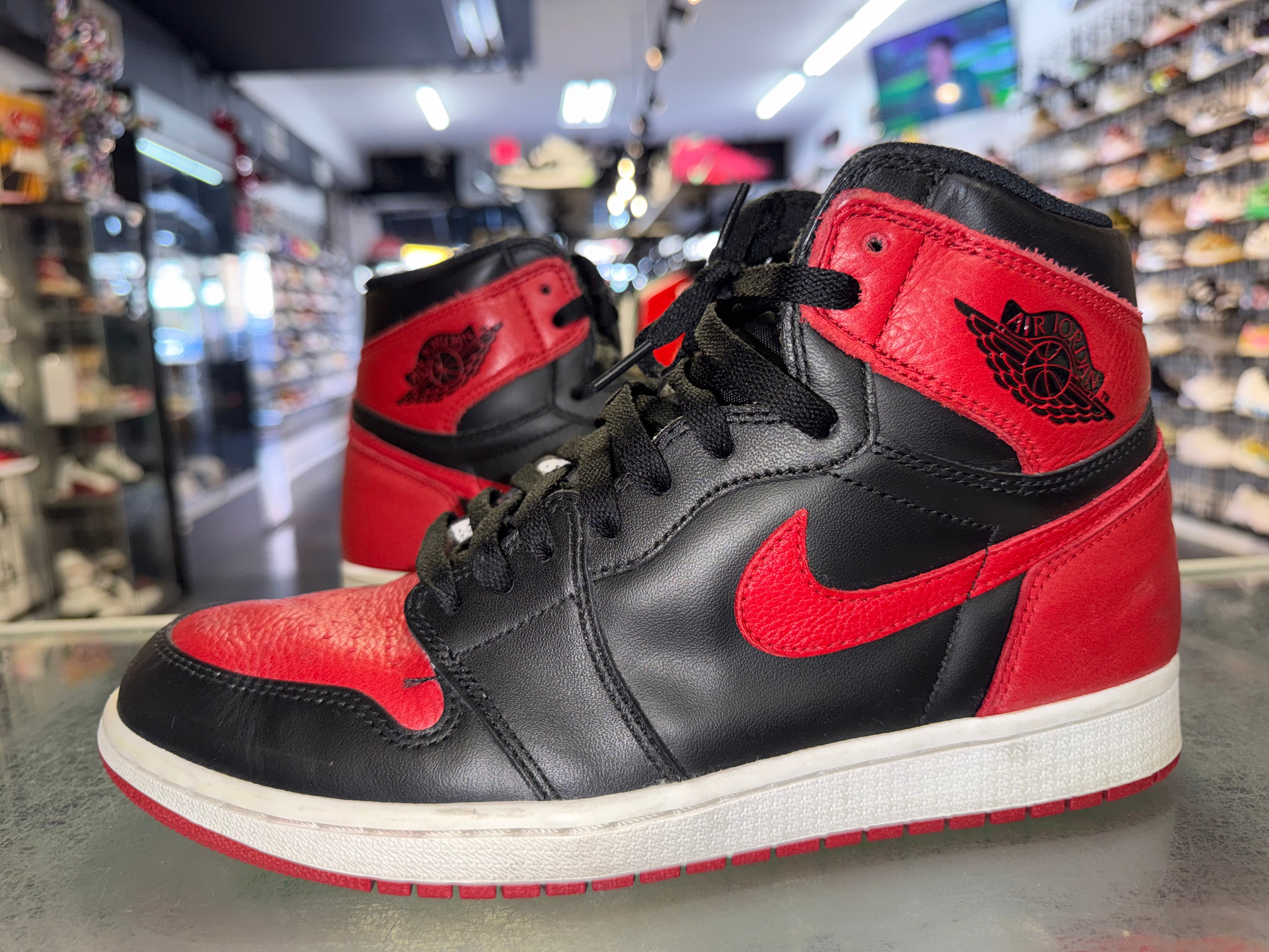 Size 9.5 Air Jordan 1 "Bred Banned" 2016