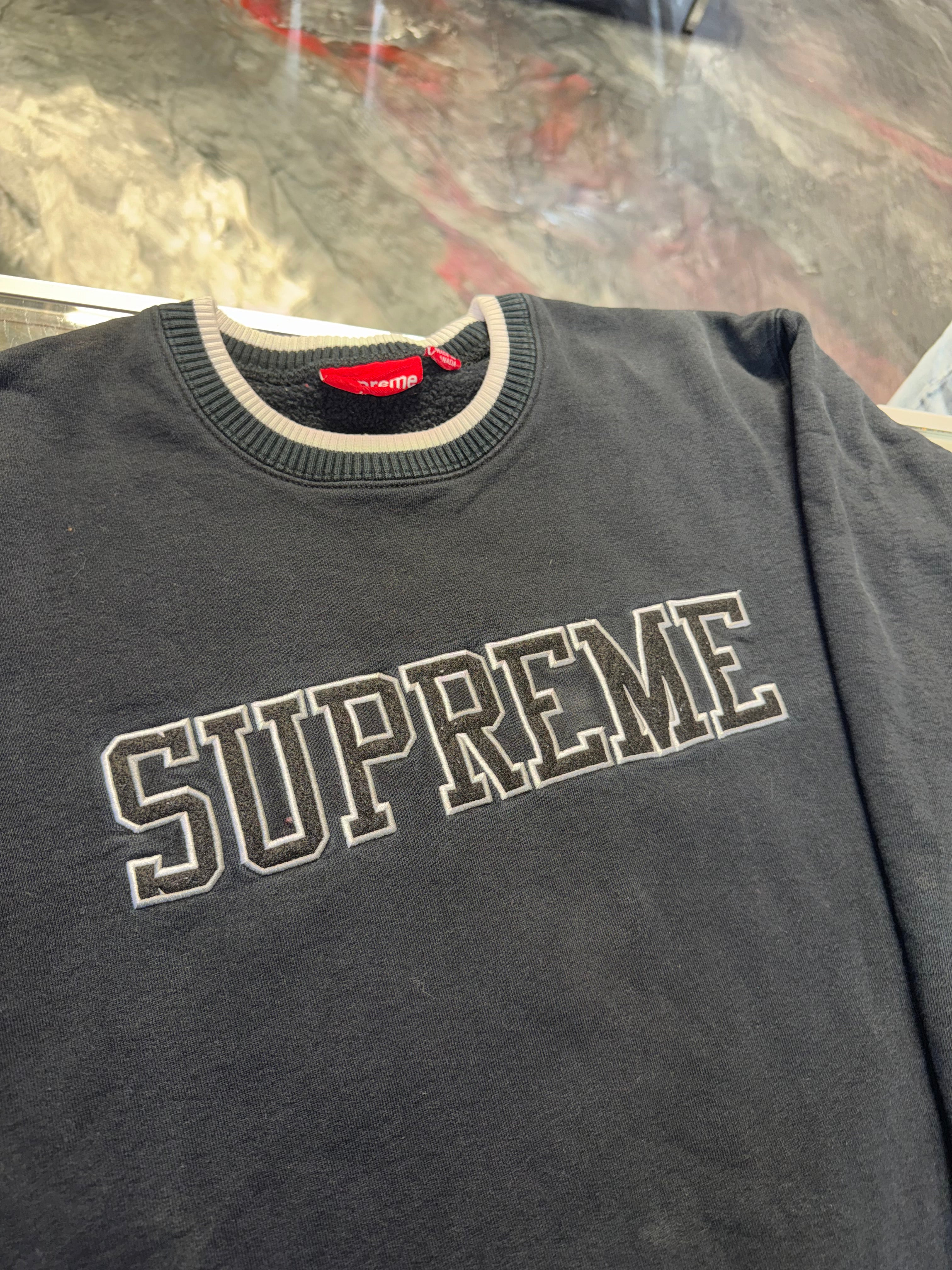 Size L Supreme Felt Shadow Crewneck (FW17) “Black” – Direct Kicks