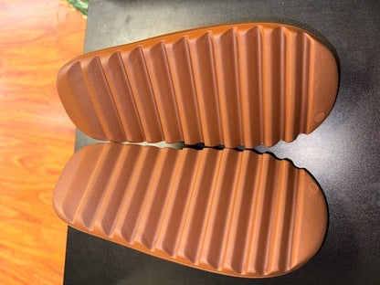 Size 9 Adidas Yeezy Slide “Flax” Brand New (MAMO)