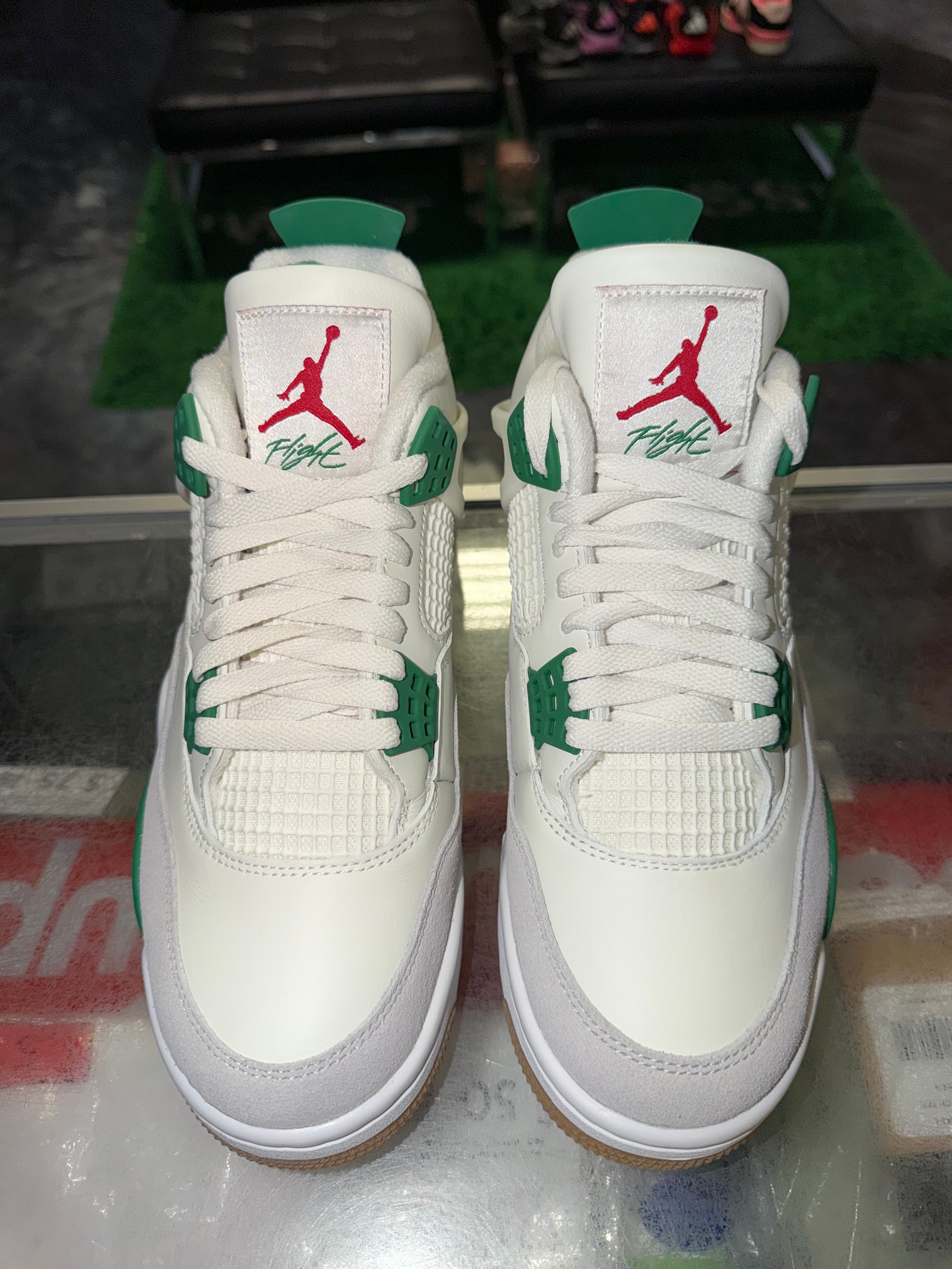 Size 8 Air Jordan 4 SB "Pine Green" Brand New