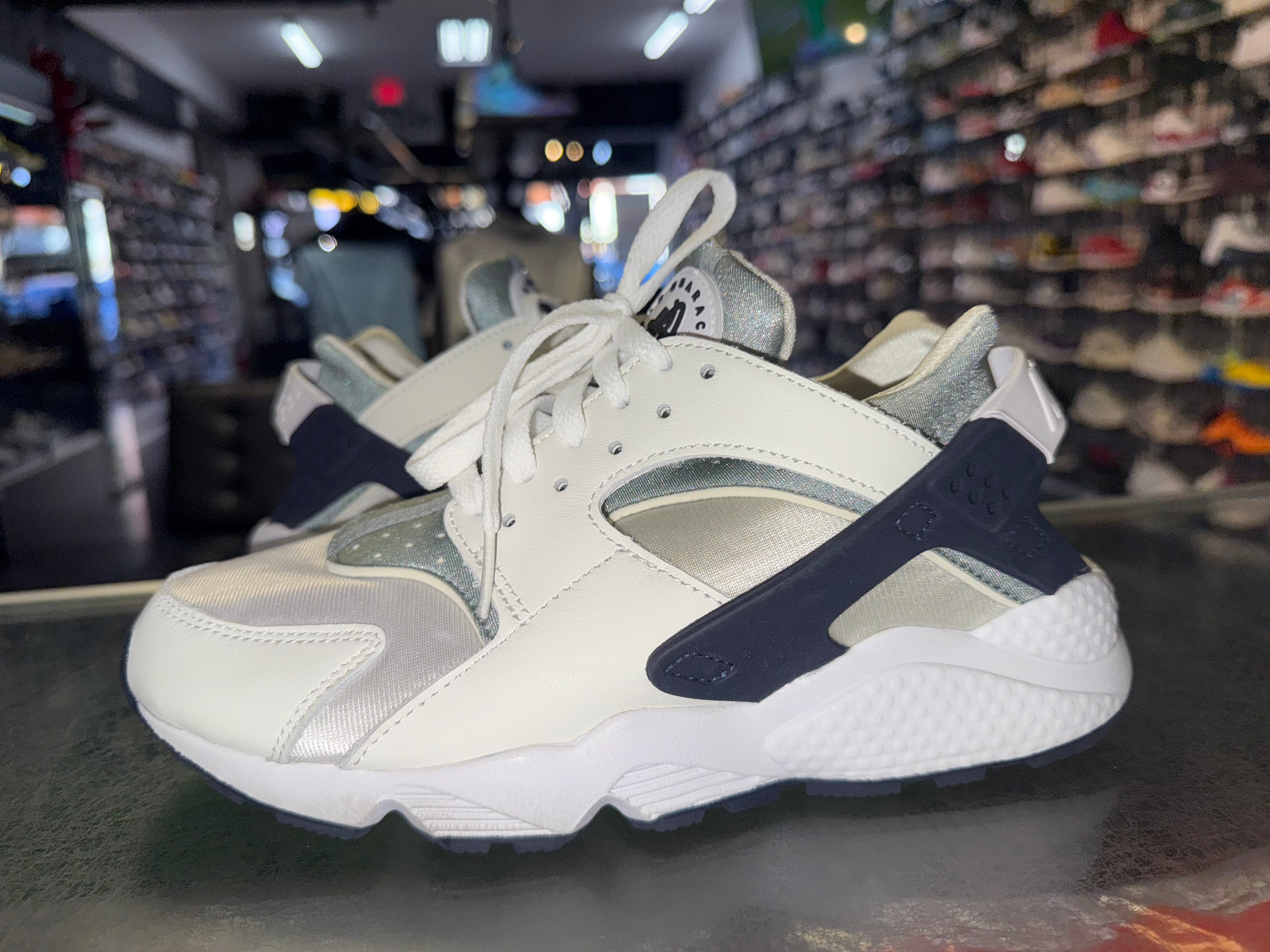 Size 6 (7.5W) Air Huarache "Navy White"