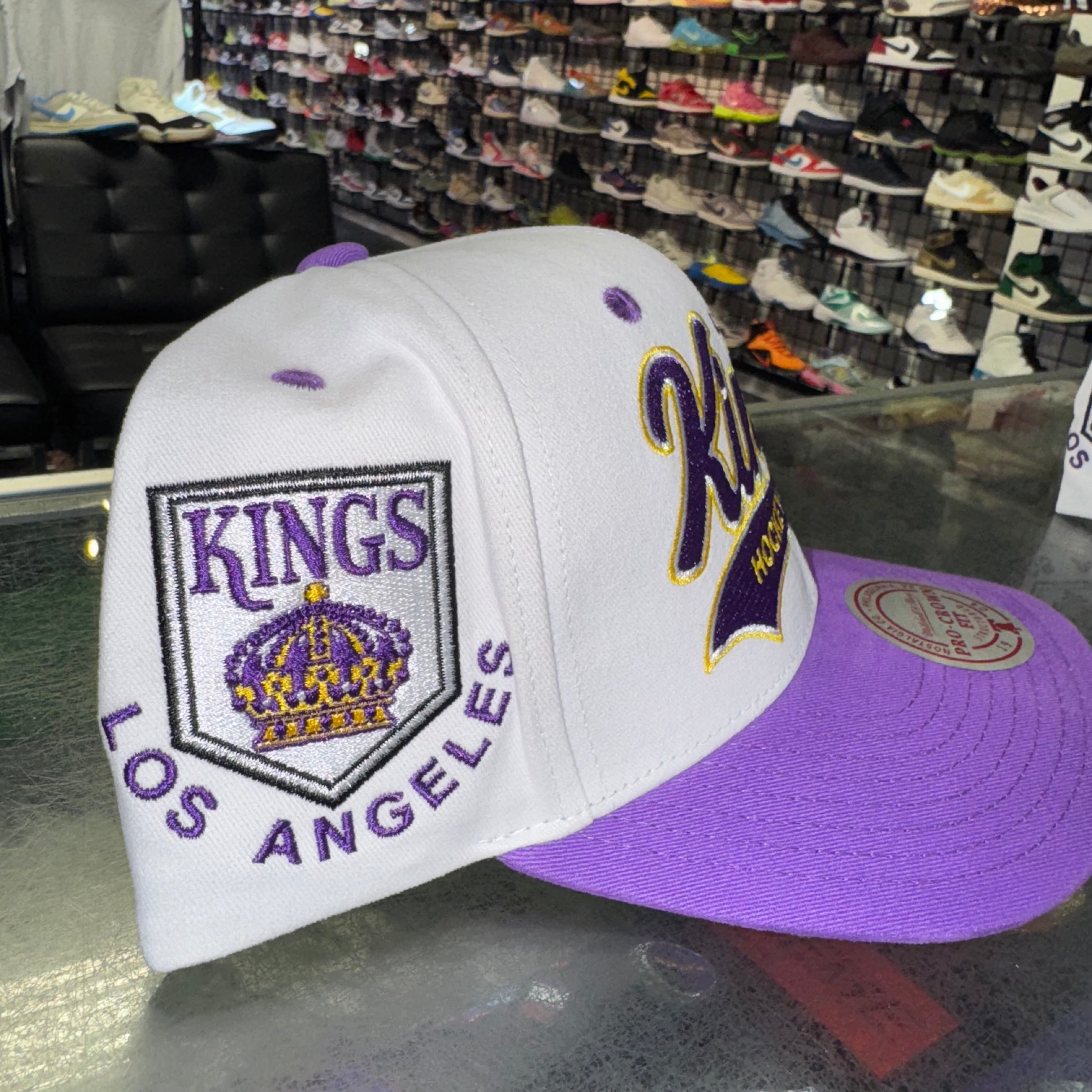 Size OS Mitchell & Ness Trucker Hat "LA Kings" Brand New