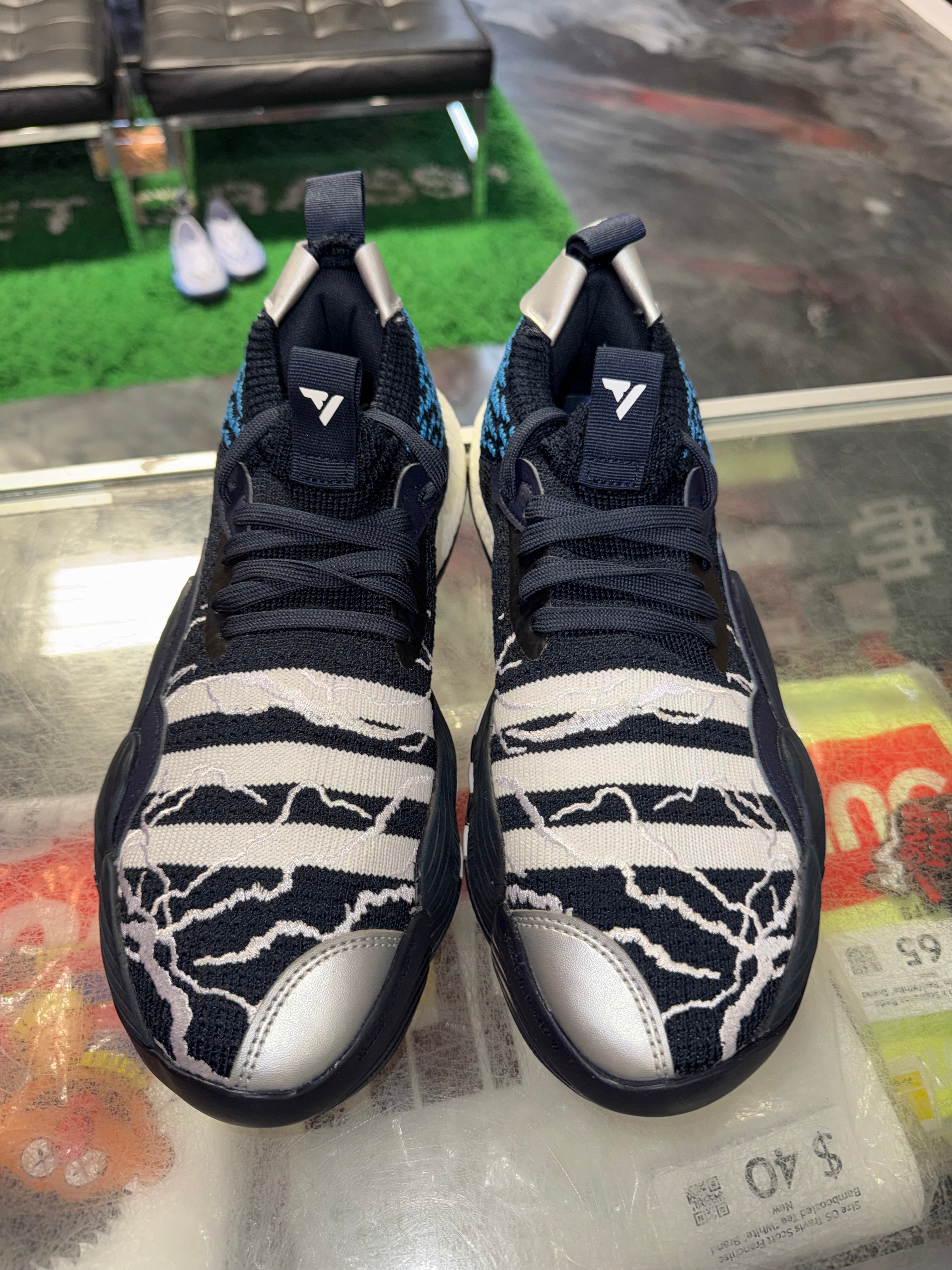 Size 8.5 Adidas Trae Young 2.0 “Lightning” Brand New