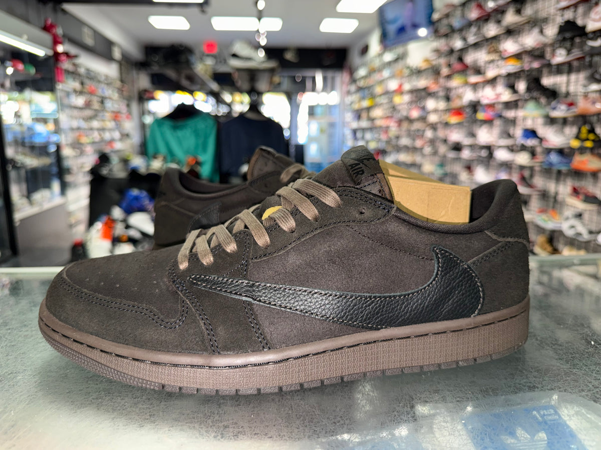 Air Jordan 1 Low Travis Scott Velvet Brown sneaker, pre-owned, size 11.5 – view 2