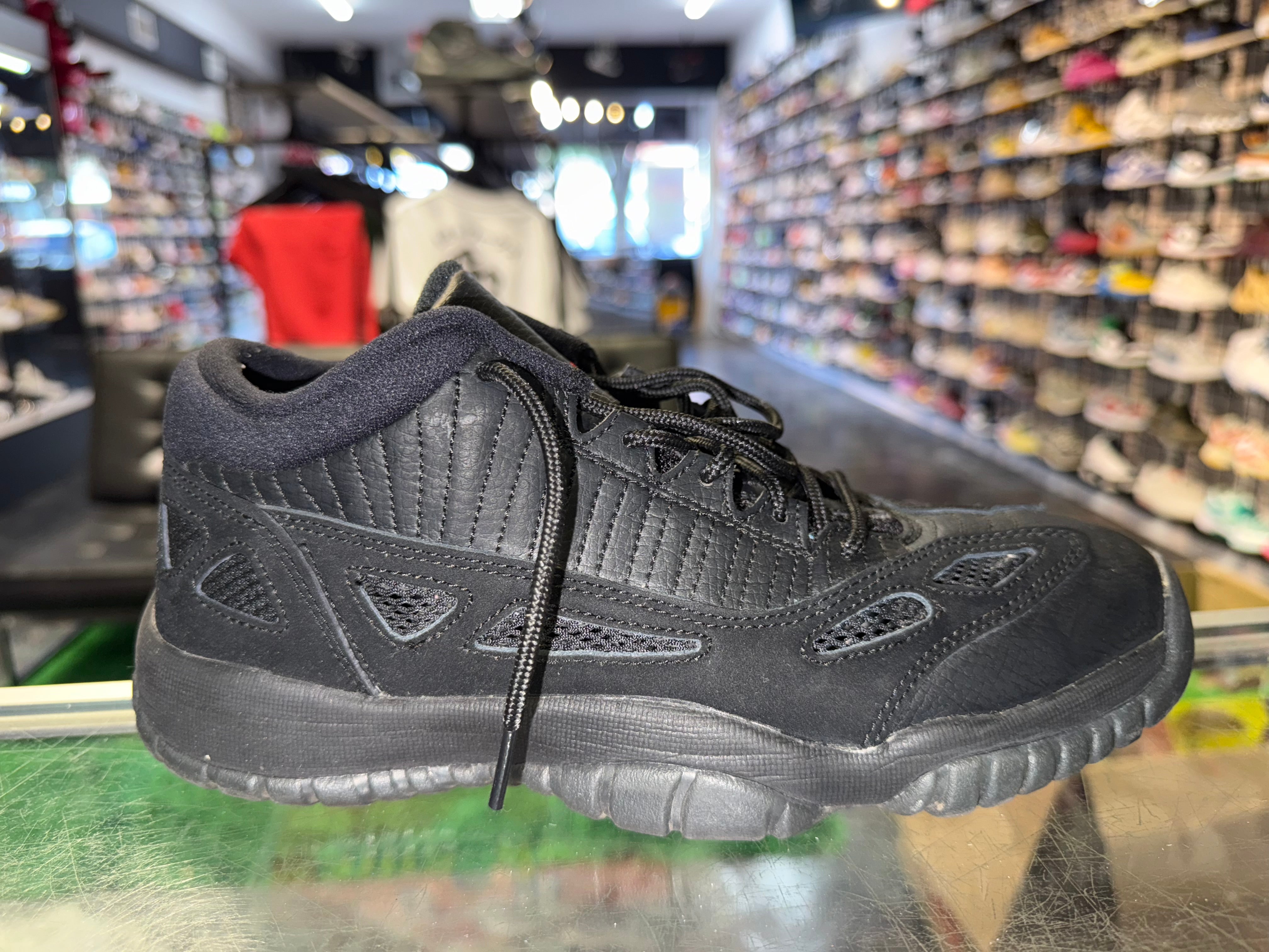 Size 7y Air Jordan 11 Low "Referee"
