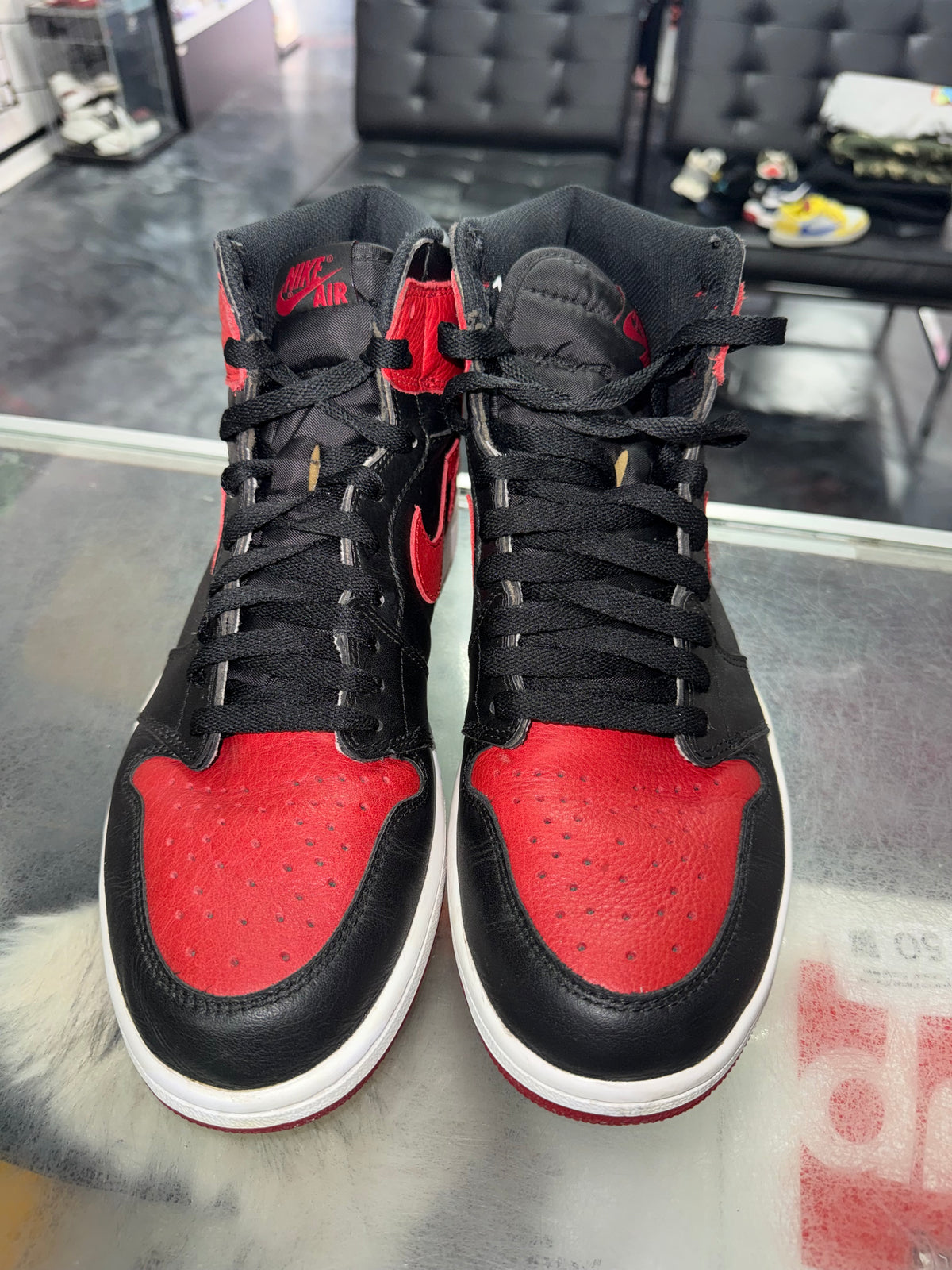 Air Jordan 1 Banned sneaker, pre-owned, size 11 – view 5
