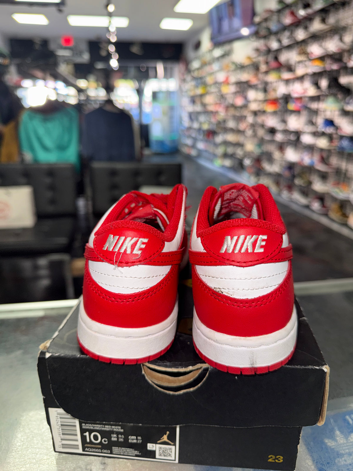 Nike Dunk Low University Red PS sneaker, pre-owned, size 1Y – view 4