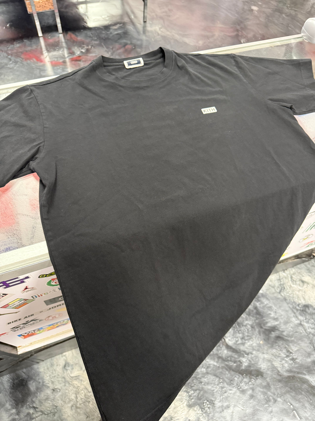 Size L Kith LAX Tee “Black”